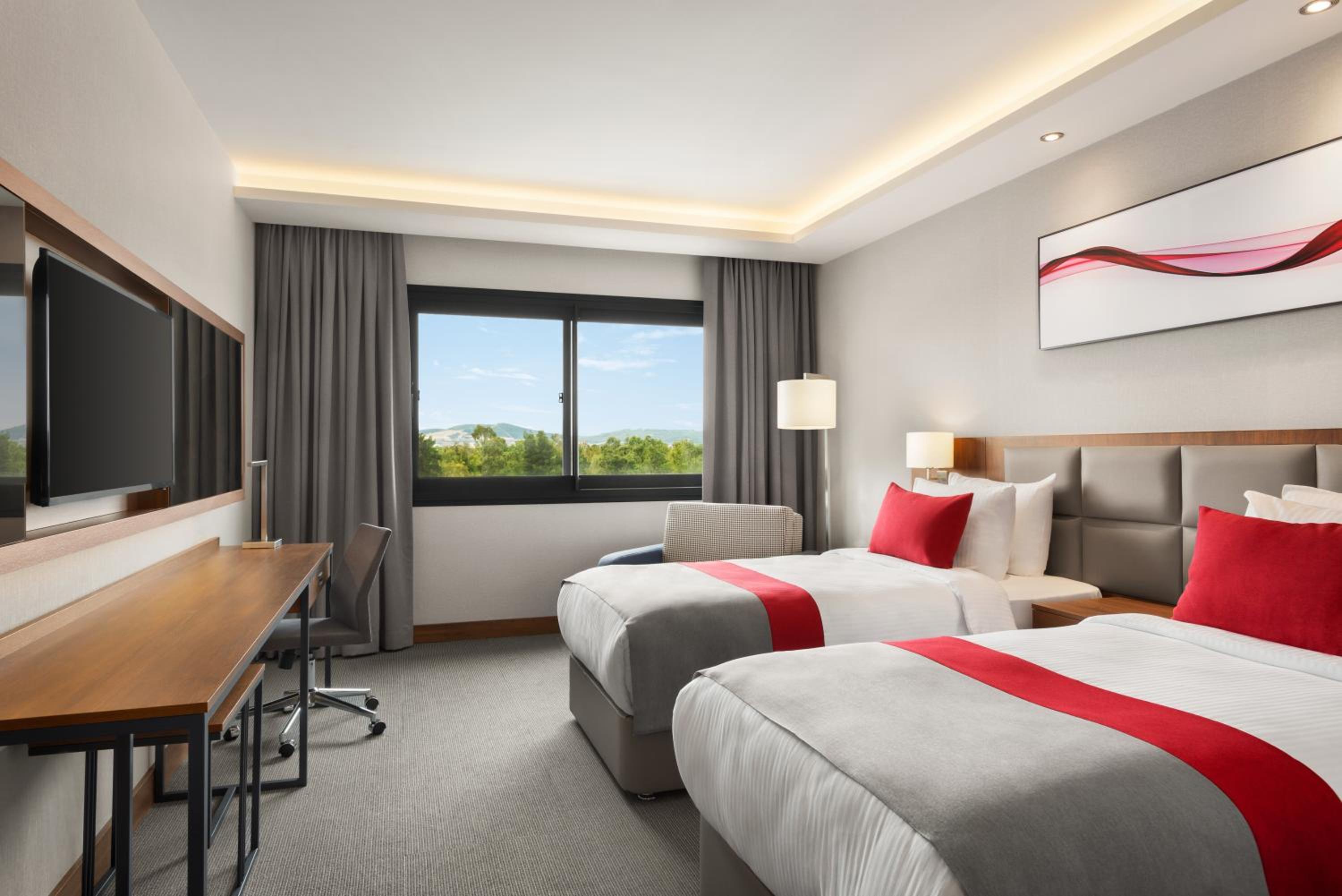 standard Twin Room with Sofa Bed - Photo 3