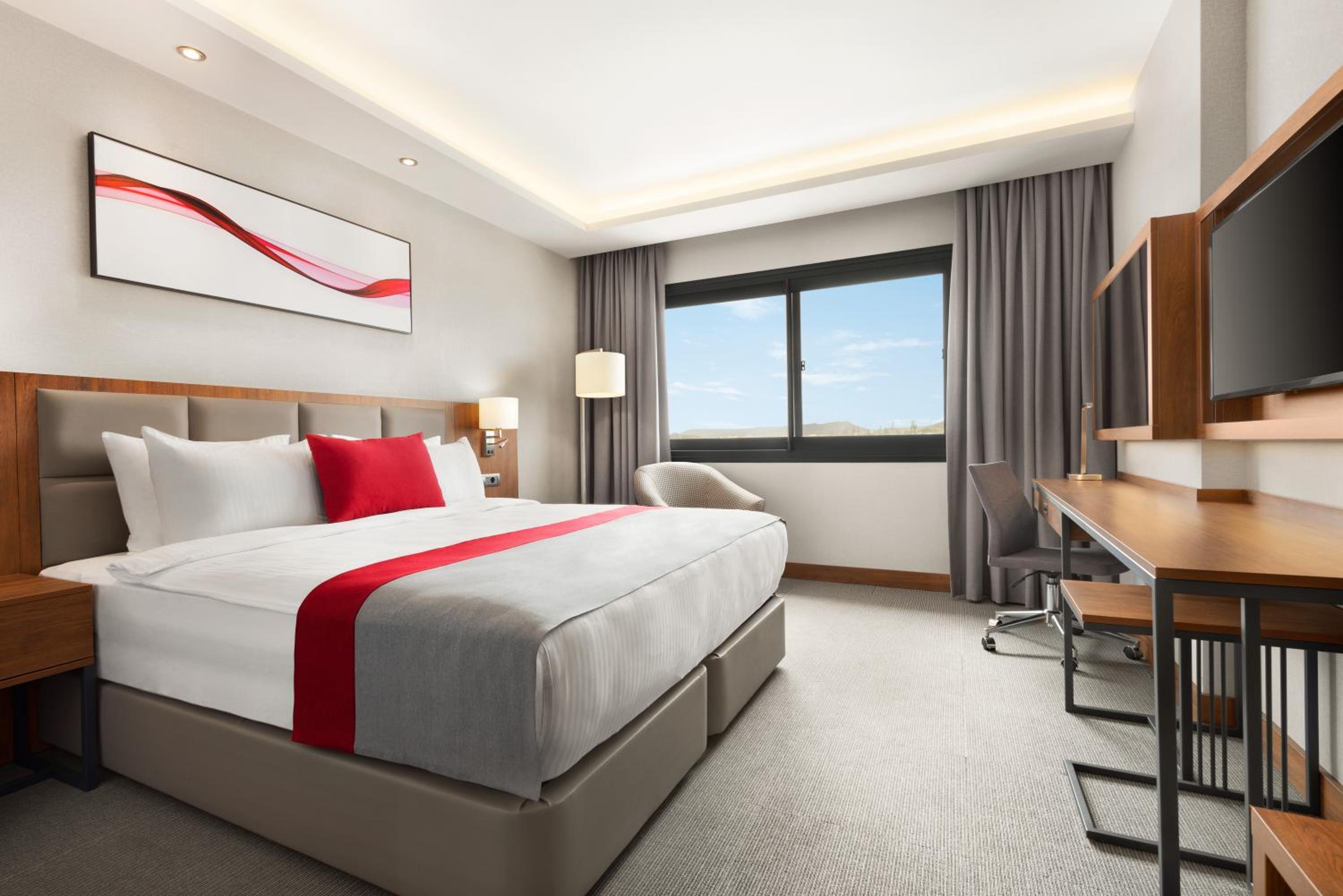 Standard King Room - Photo 2