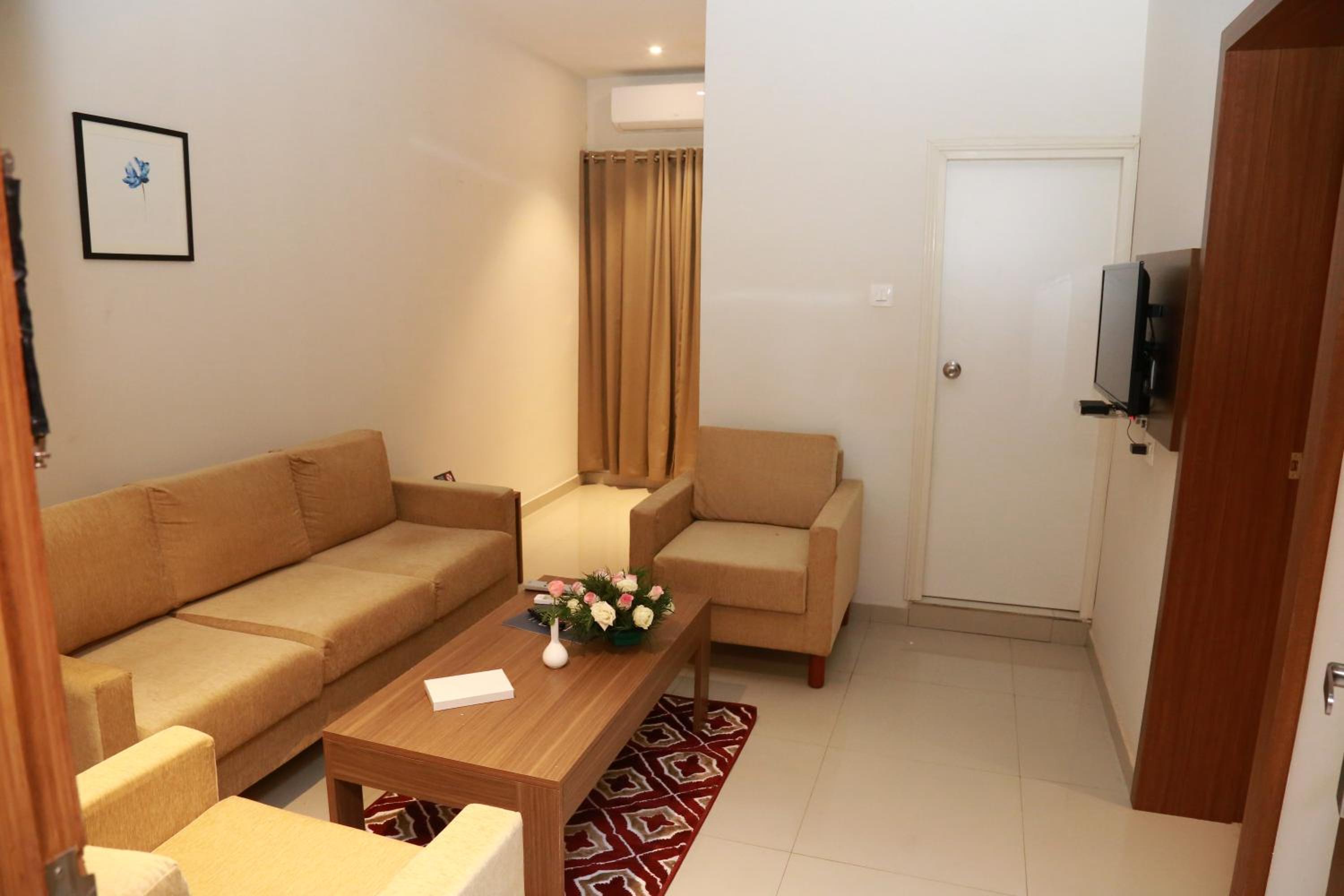 Suite - Photo 2