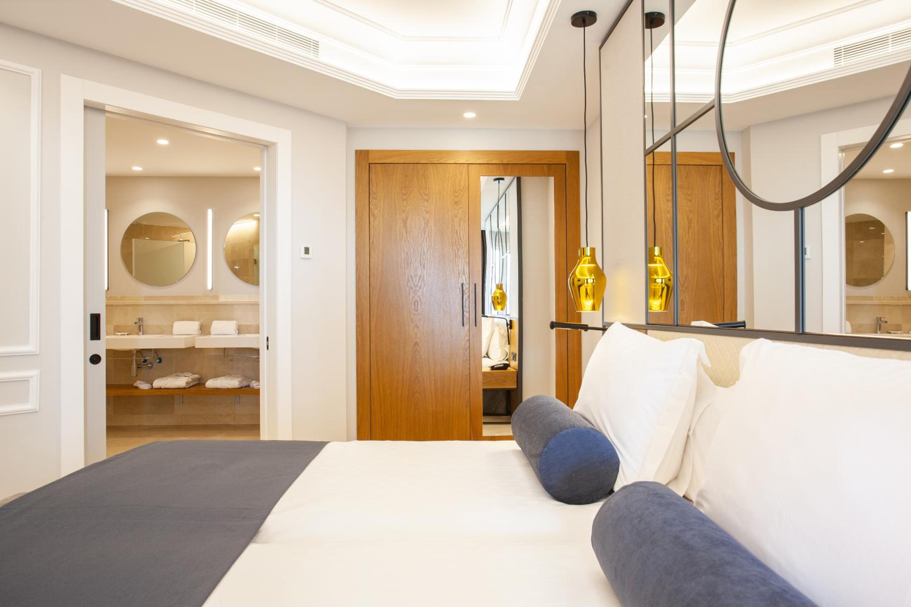 Suite Prestige  (2 Adults) - Photo 1