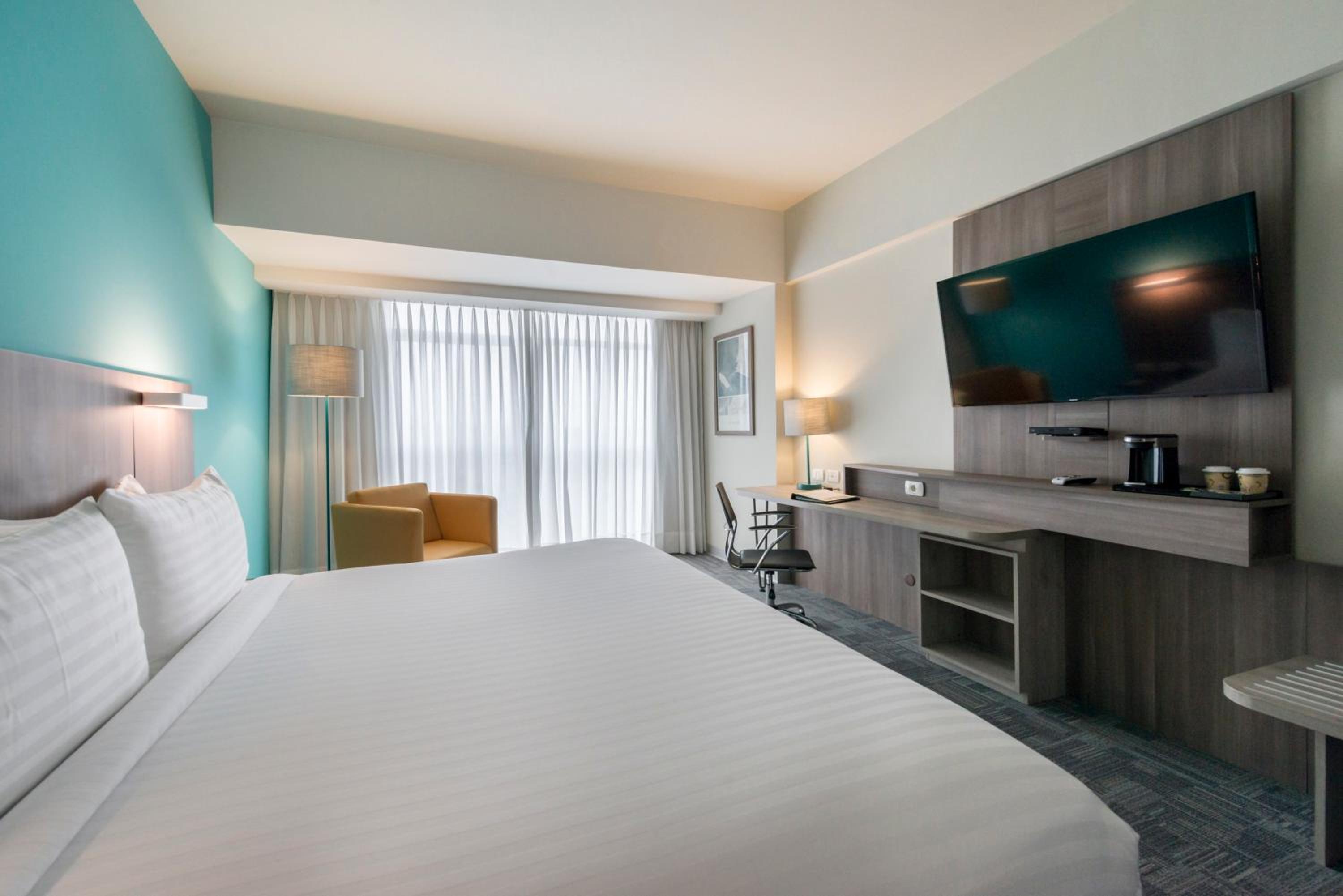 Standard King Room photo 2