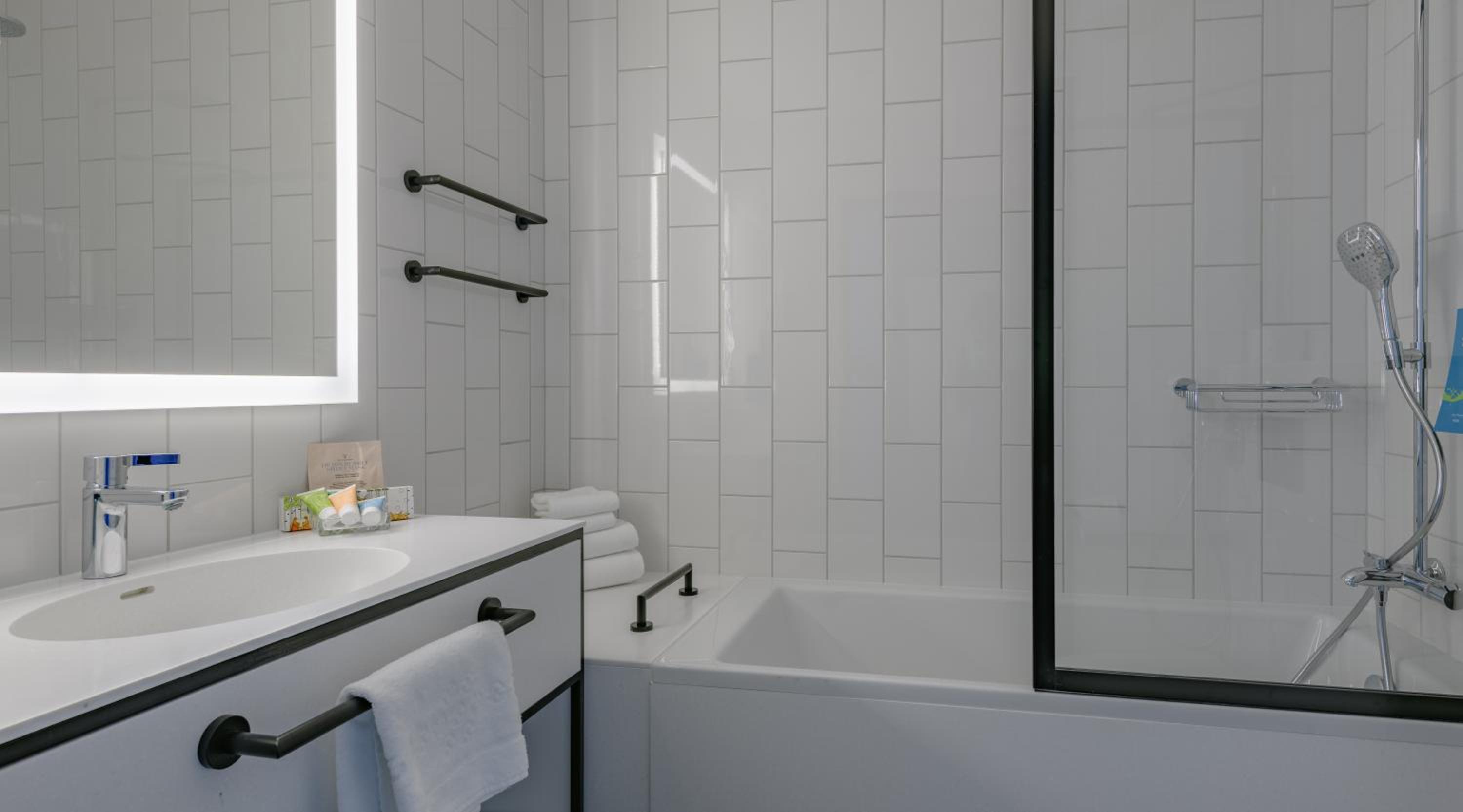 Superior King Room - Photo 5