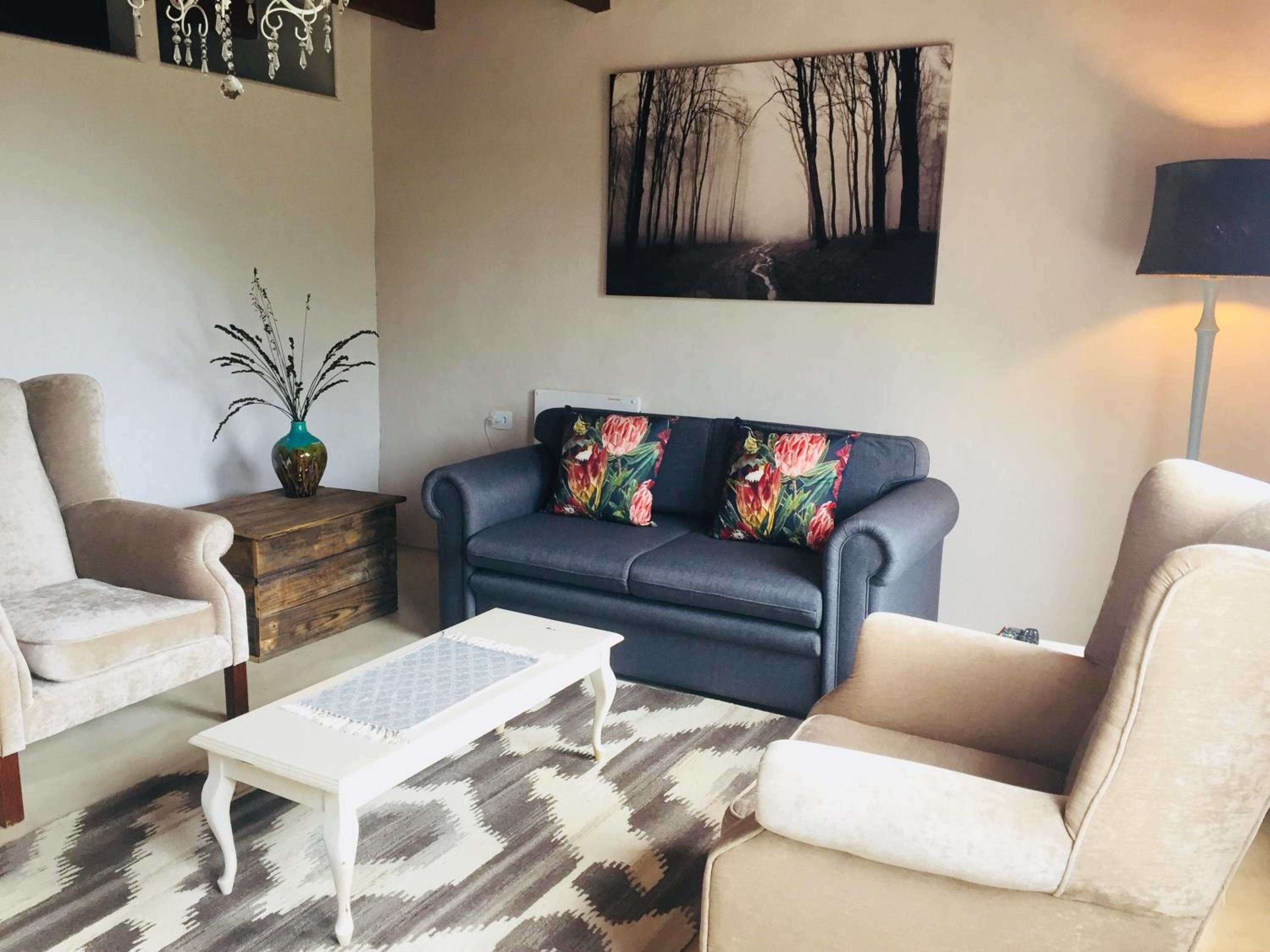 Deluxe King Suite photo 1