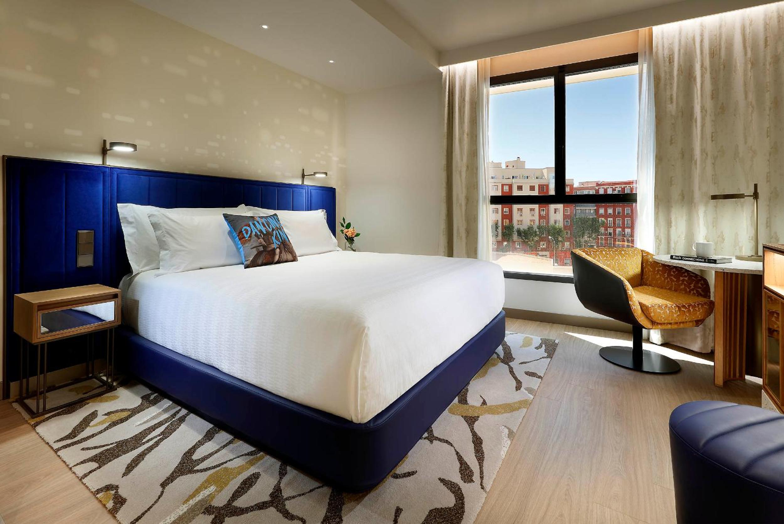 Deluxe Double Room with Garden View - Photo 3