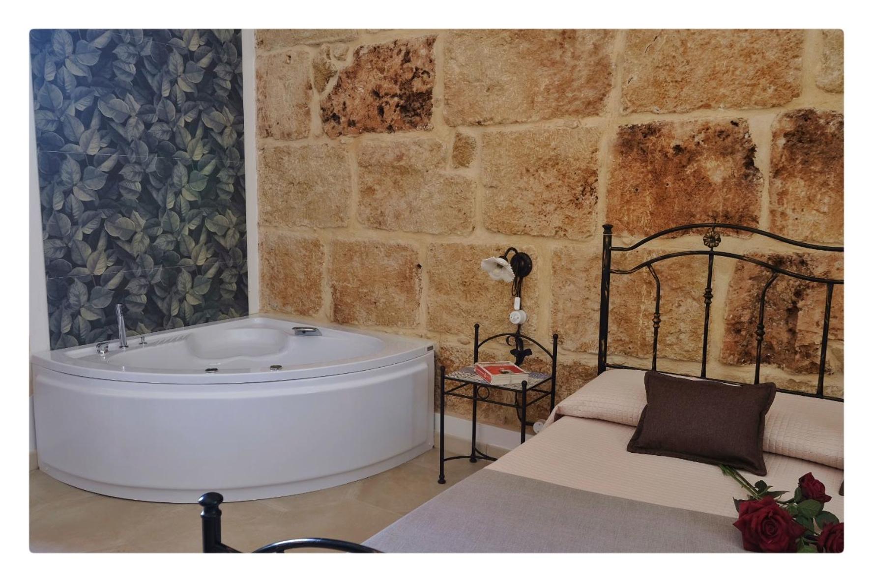 King Room with Spa Bath