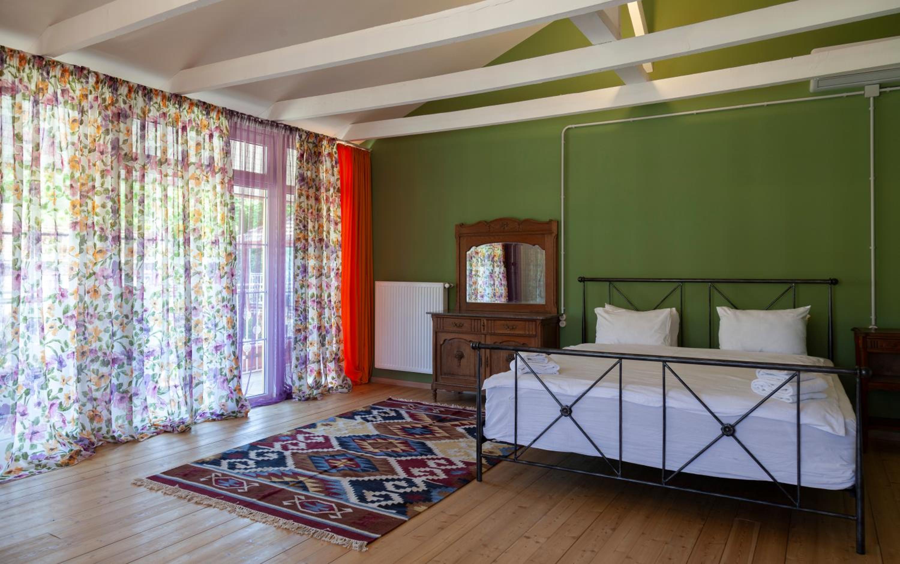 Standard Double or Twin Room - Photo 8