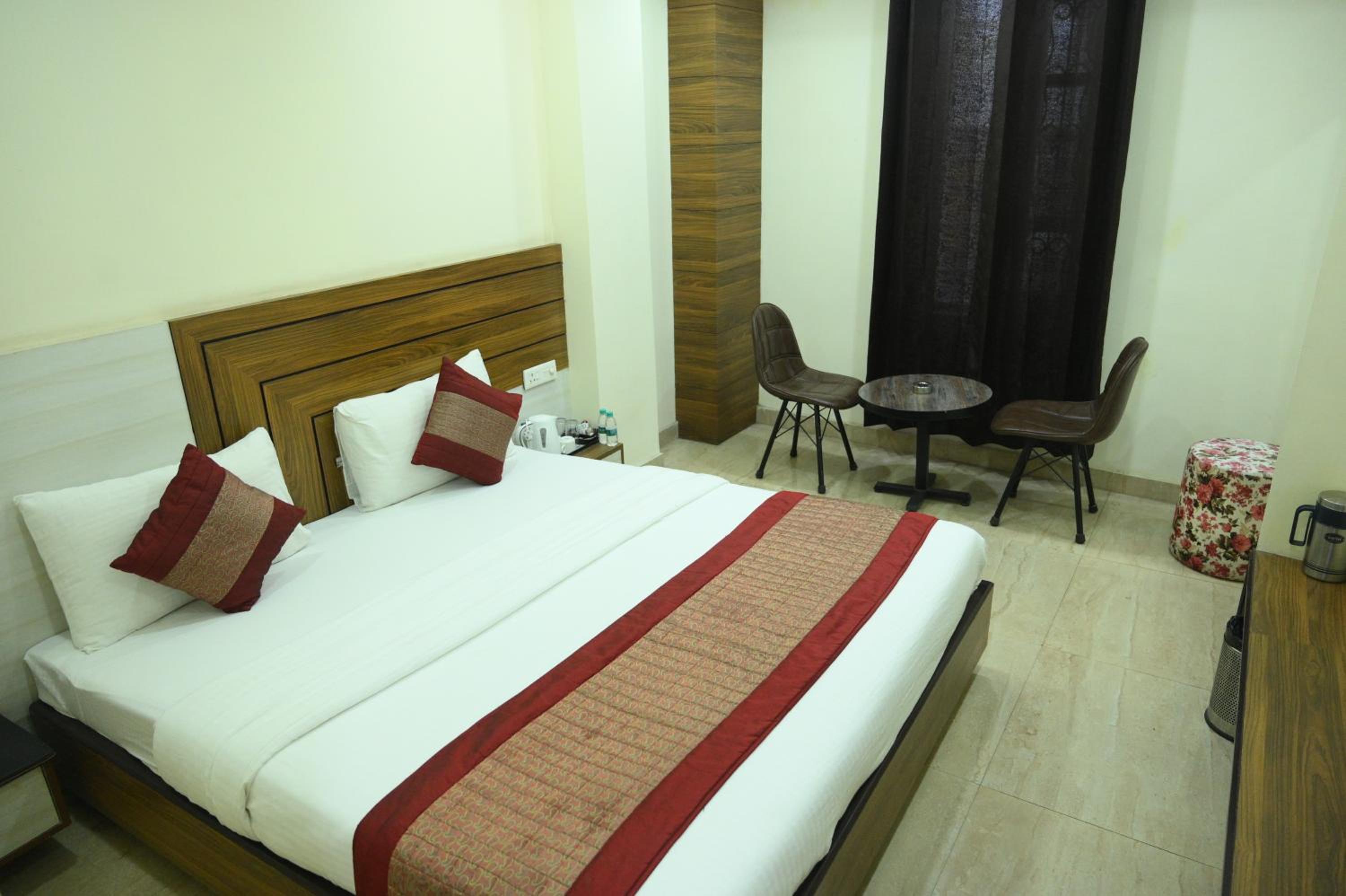 Deluxe Room - Photo 1