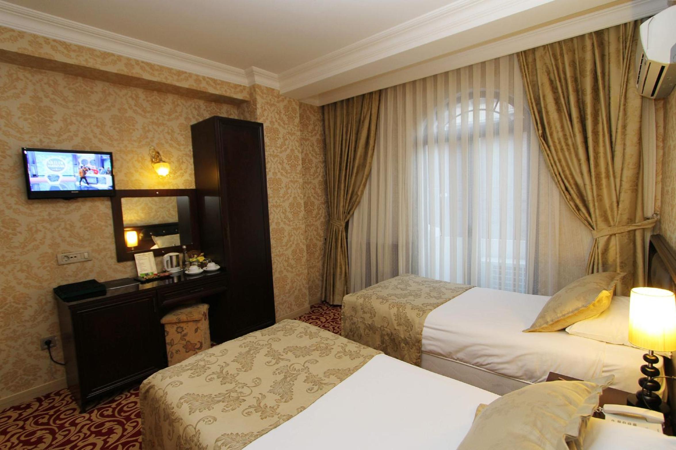 Superior Double or Twin Room photo 2