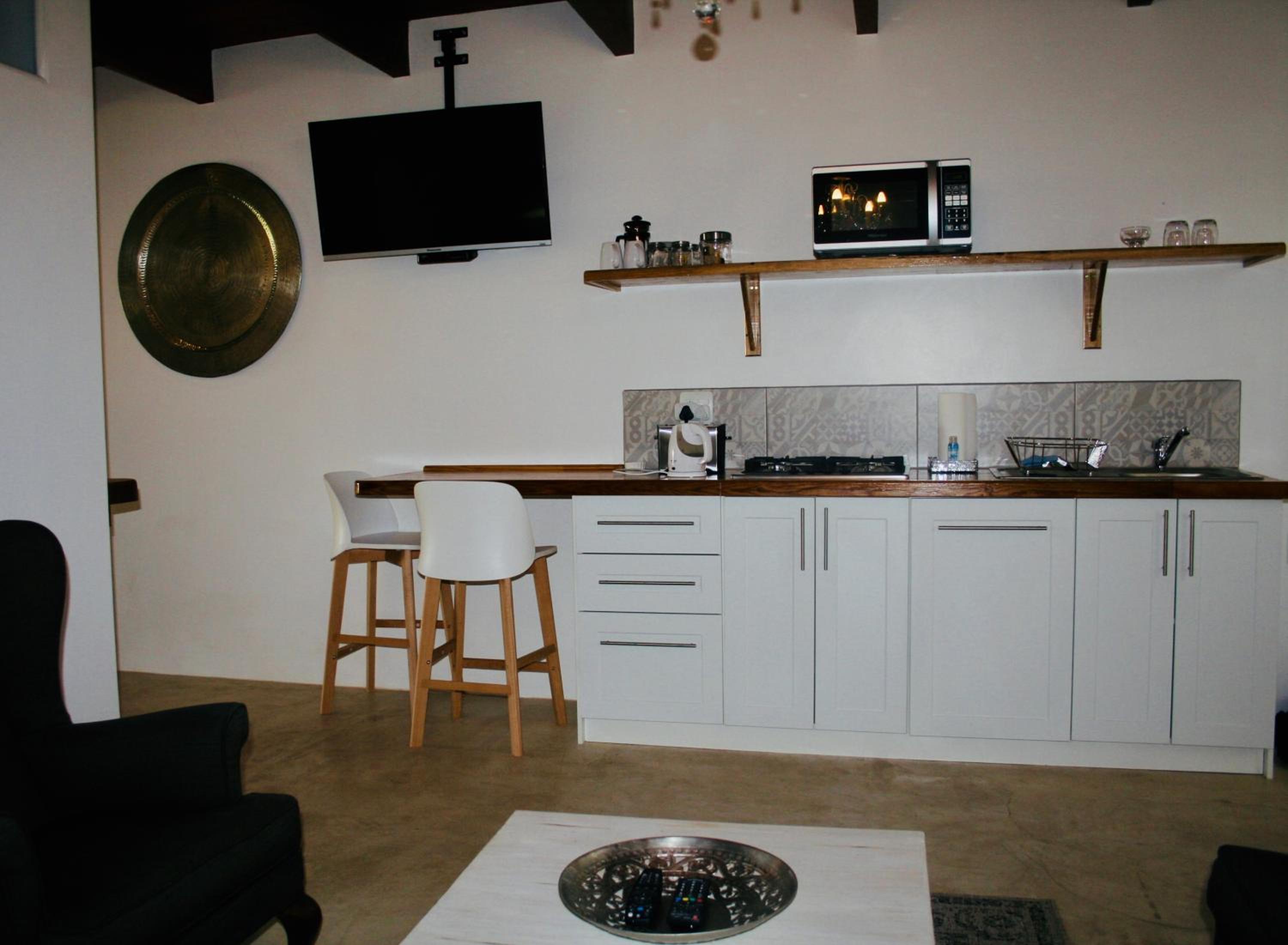 Deluxe King Suite photo 2