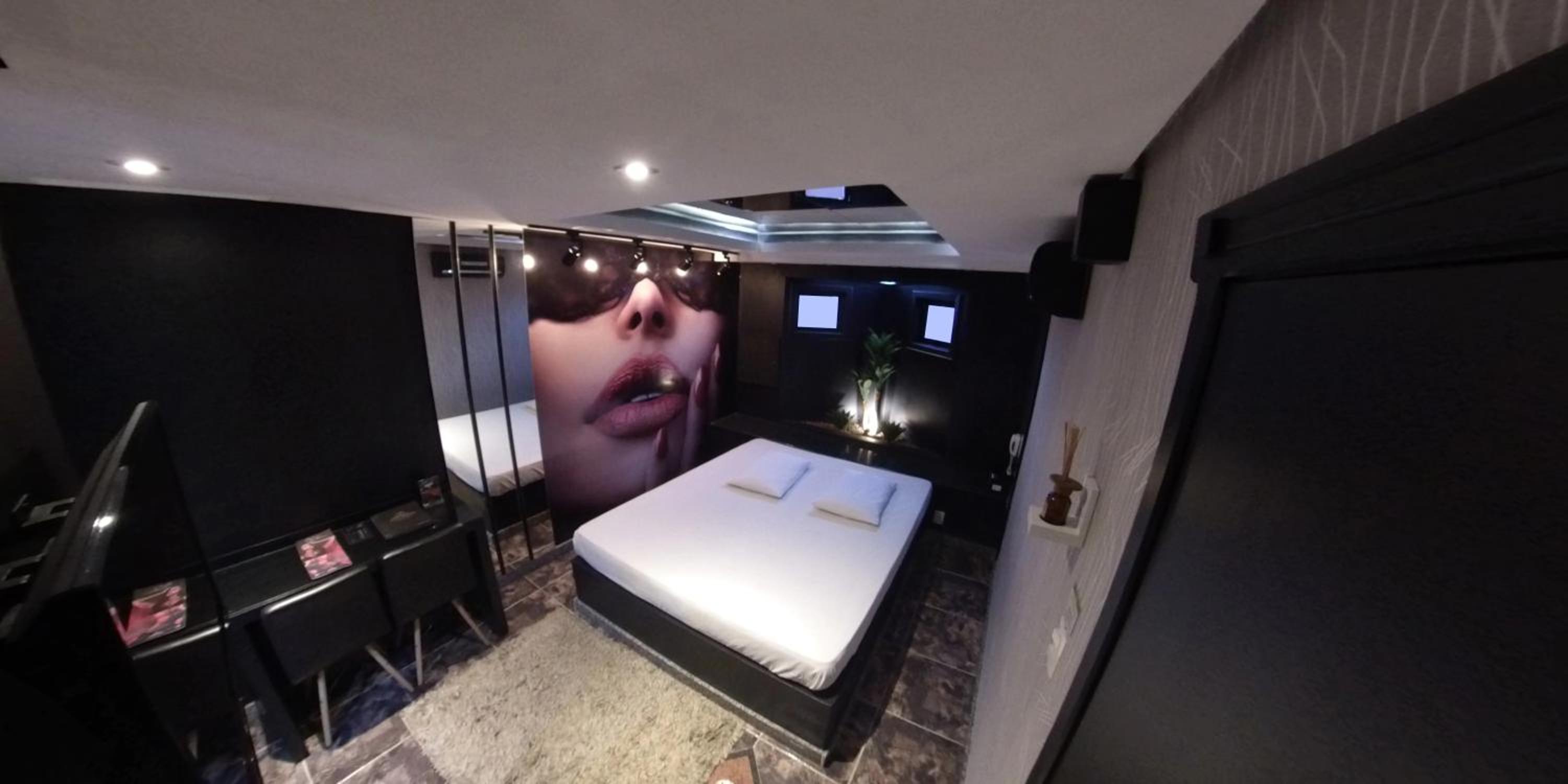 Deluxe Suite photo 2