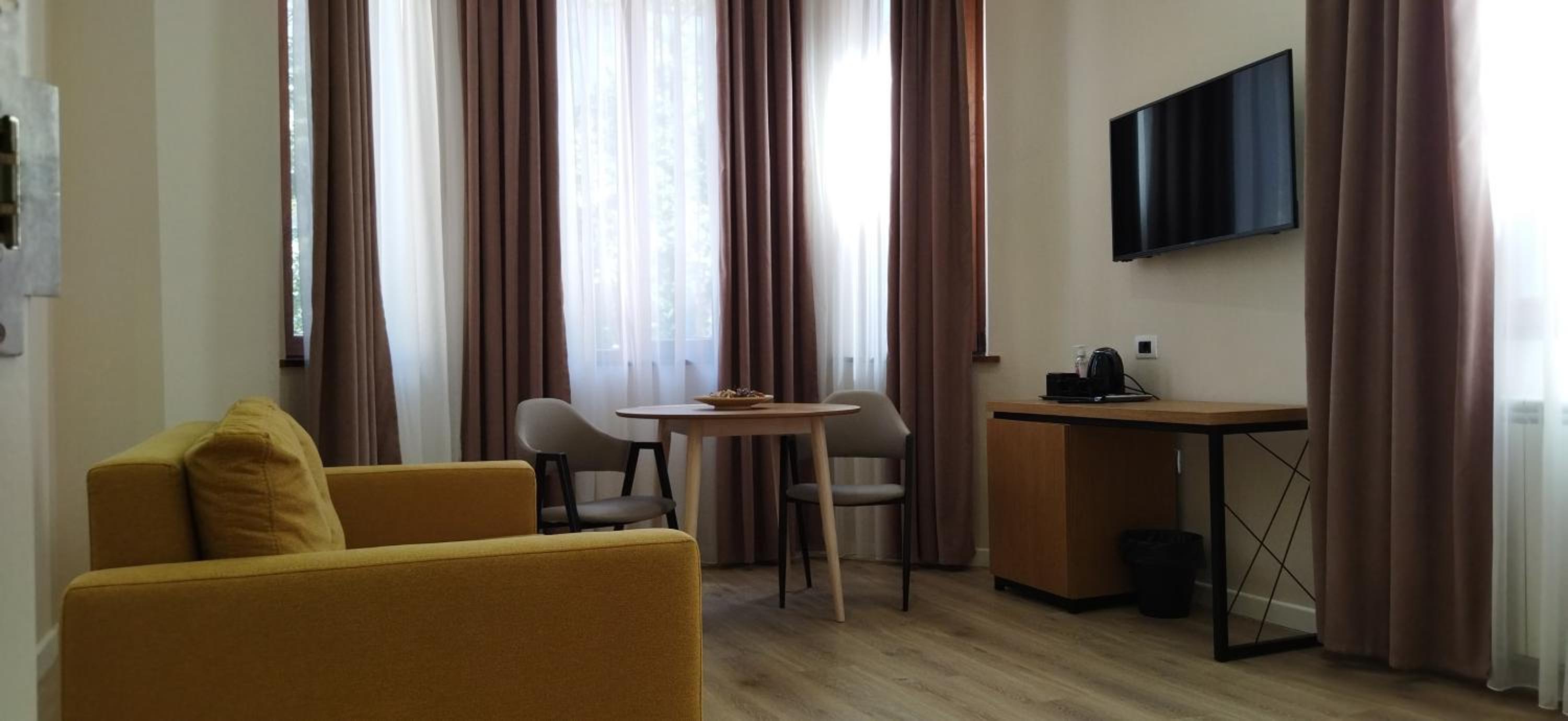 Deluxe Double Room - Photo 5