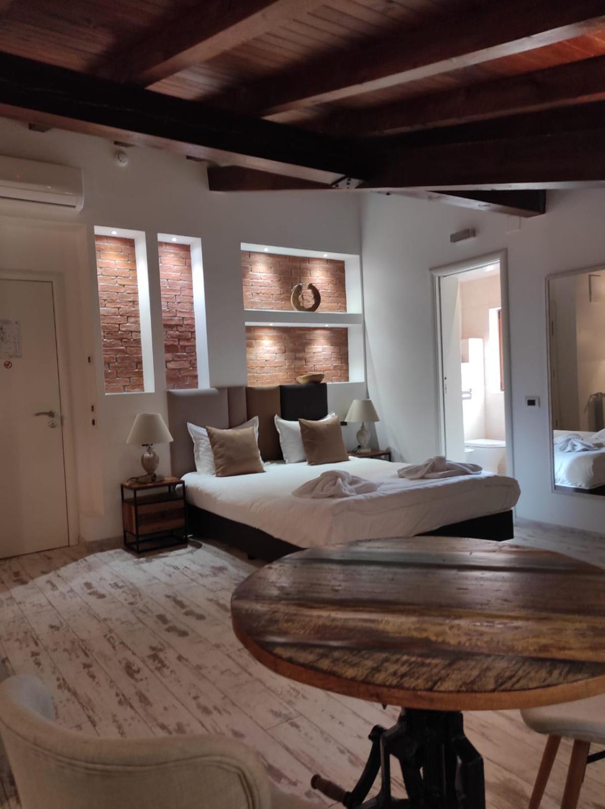 Deluxe Double Room - Photo 6
