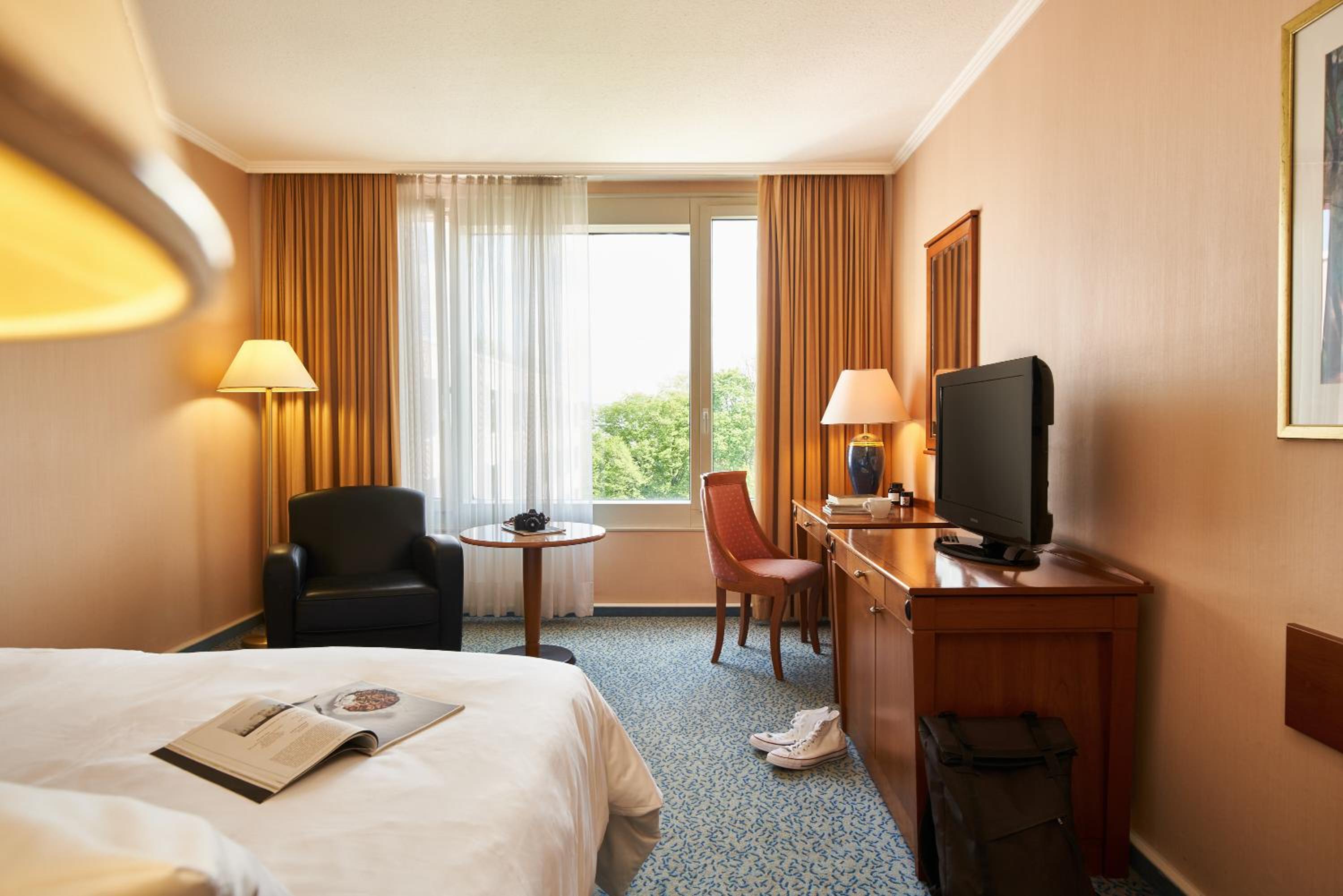 Double Room with Street View - Photo 1