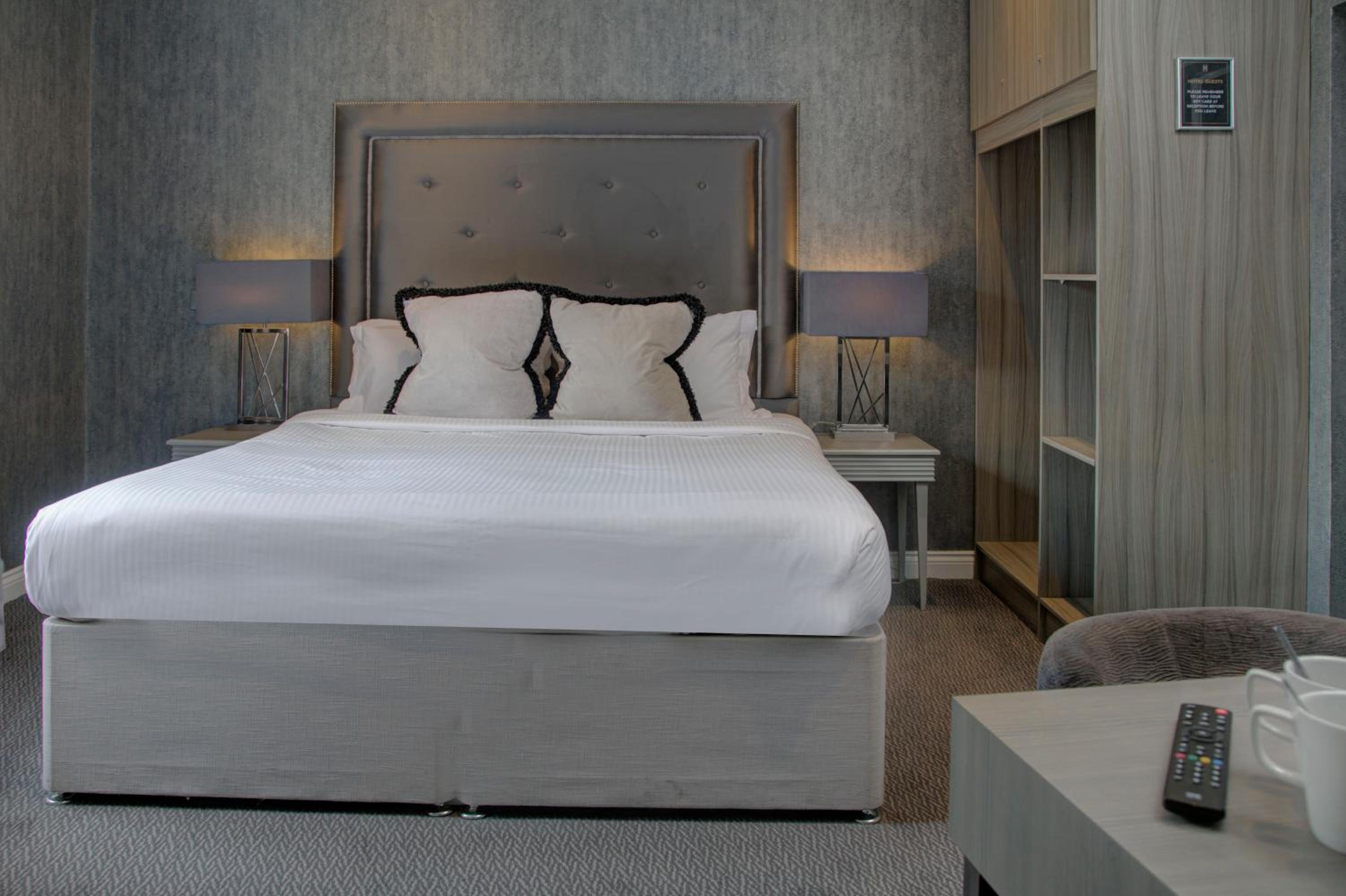 Deluxe King Room photo 1