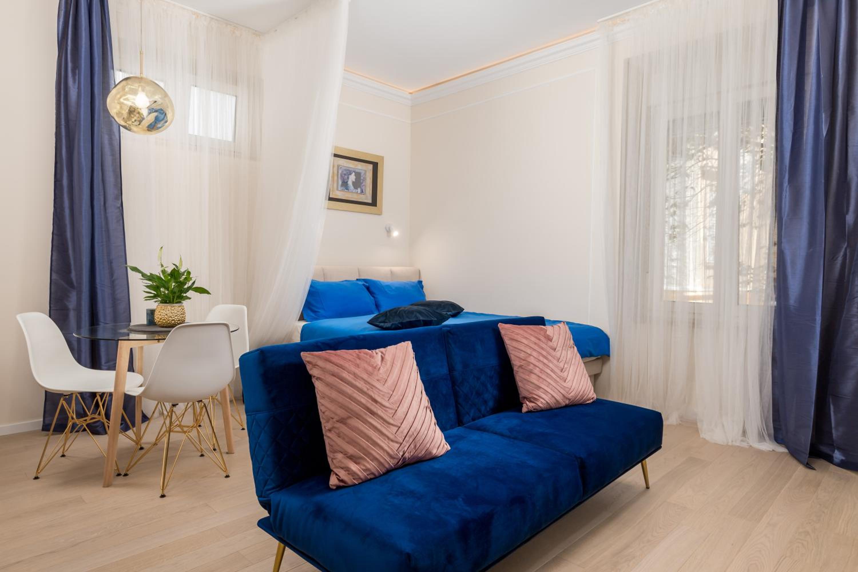 One-Bedroom Apartment - Photo 13