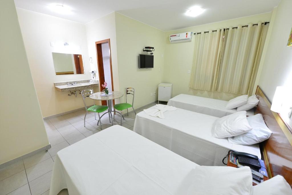 Triple Room with Private Bathroom photo 2