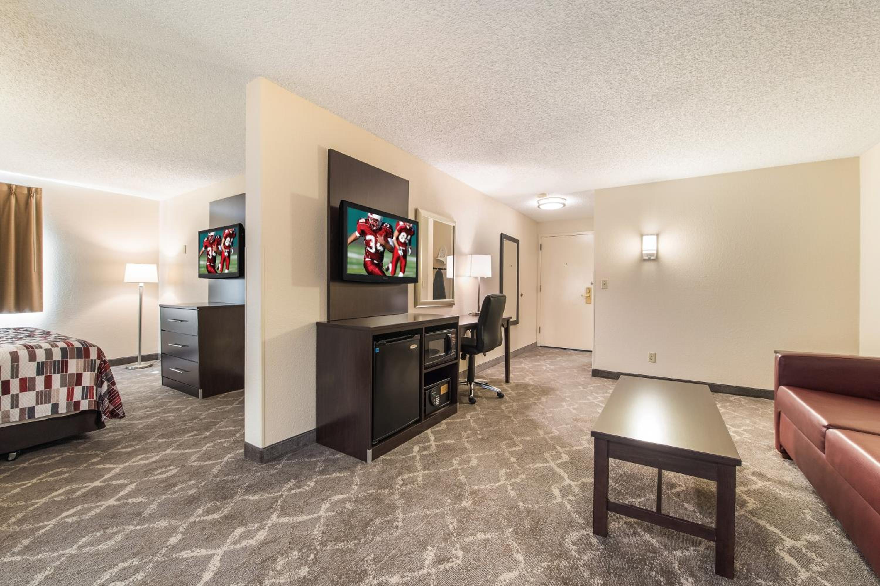  Suite King Room Smoke Free - Photo 3
