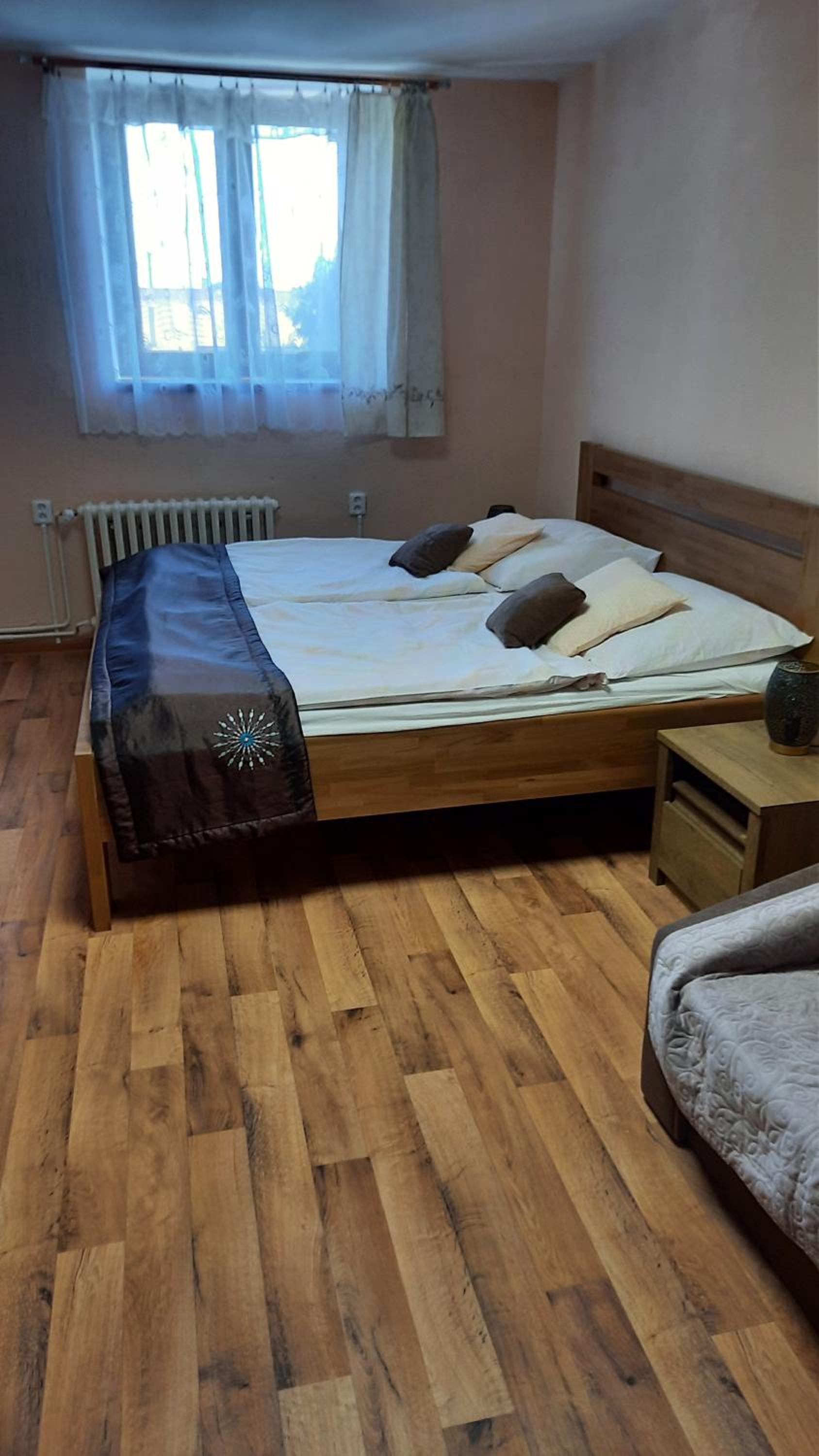 Deluxe Double Room with Extra Bed - Photo 11