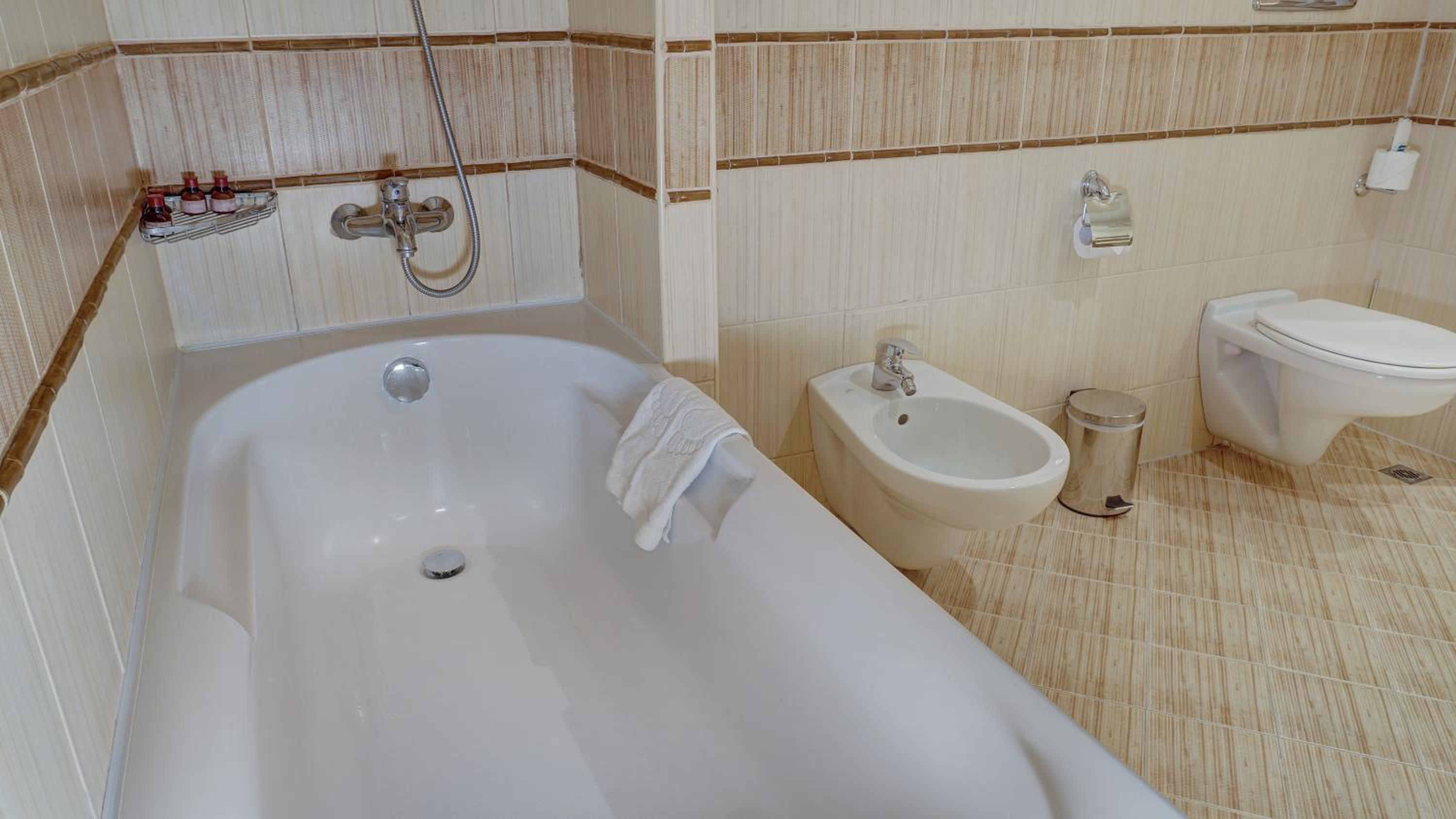 Apartment with Sea View thumbnail 5