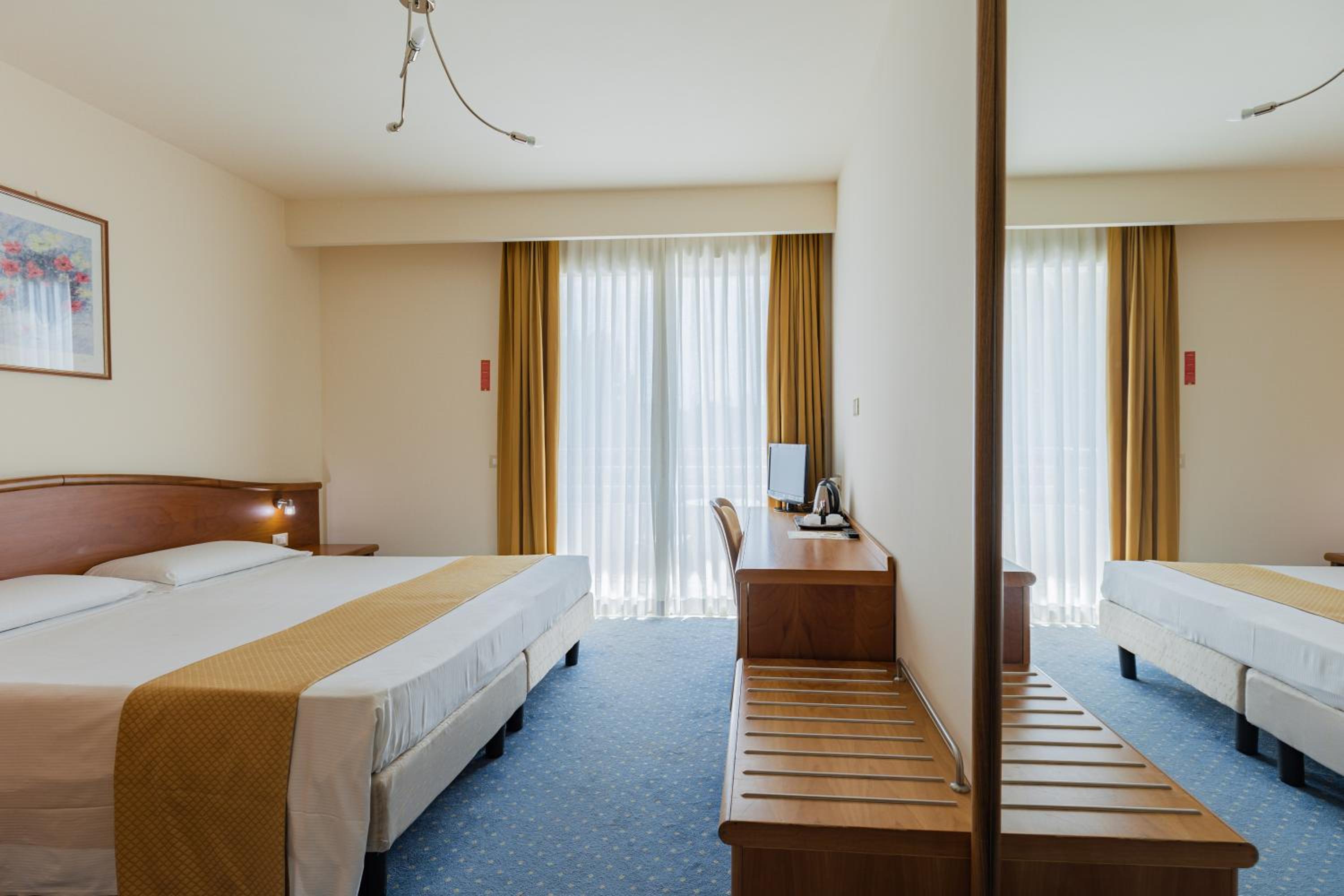 Classic Double or Twin Room - Photo 1