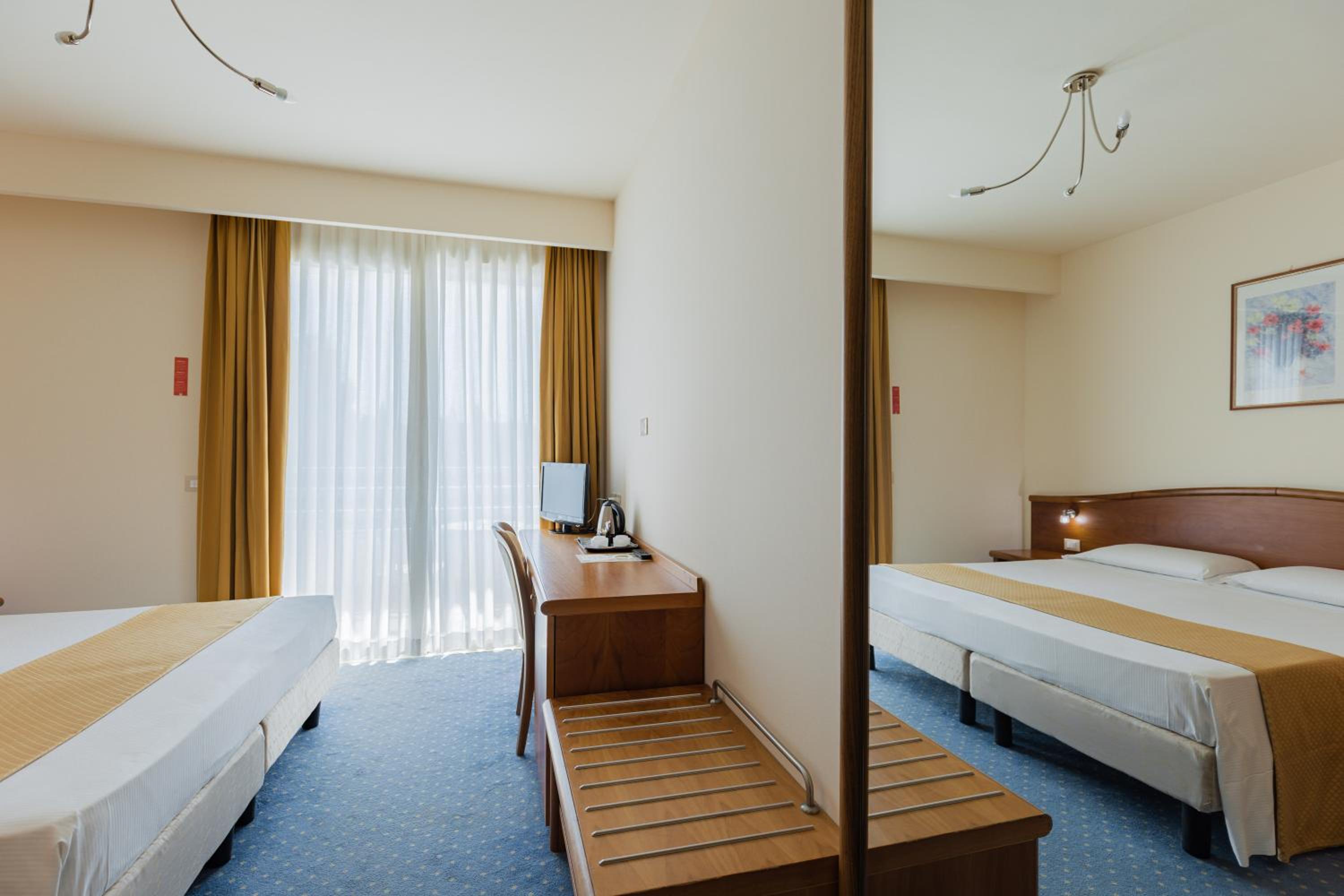 Classic Double or Twin Room - Photo 4