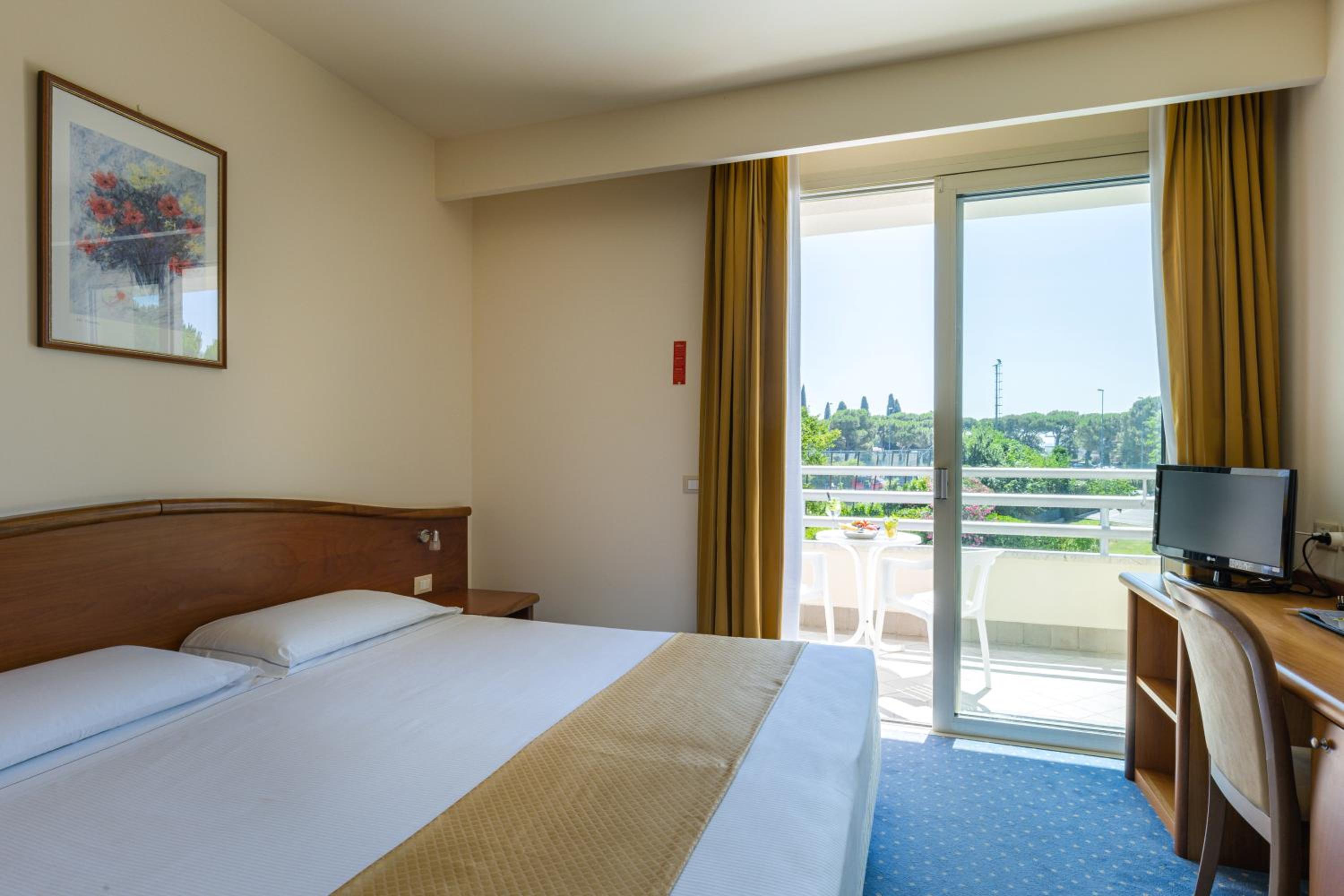 Classic Double or Twin Room - Photo 5