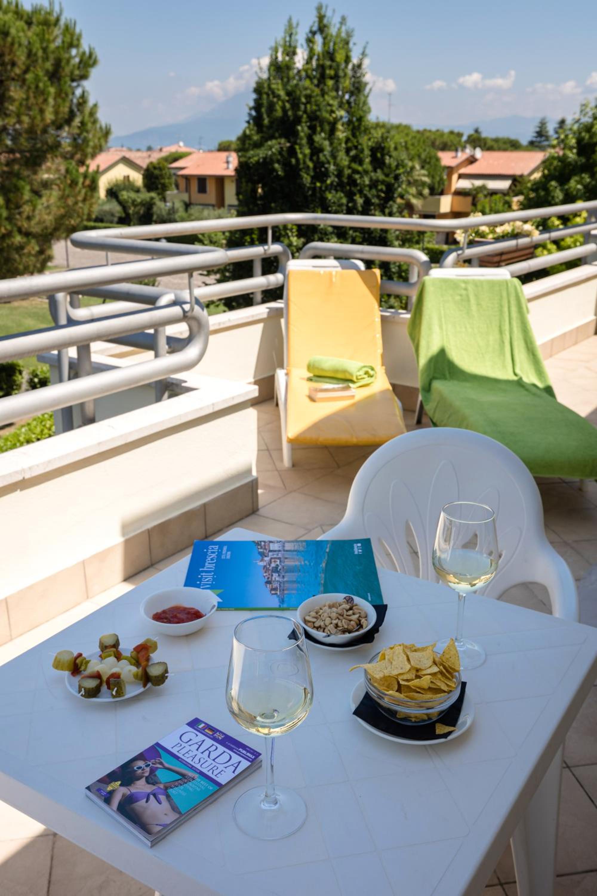Suite - Photo 21