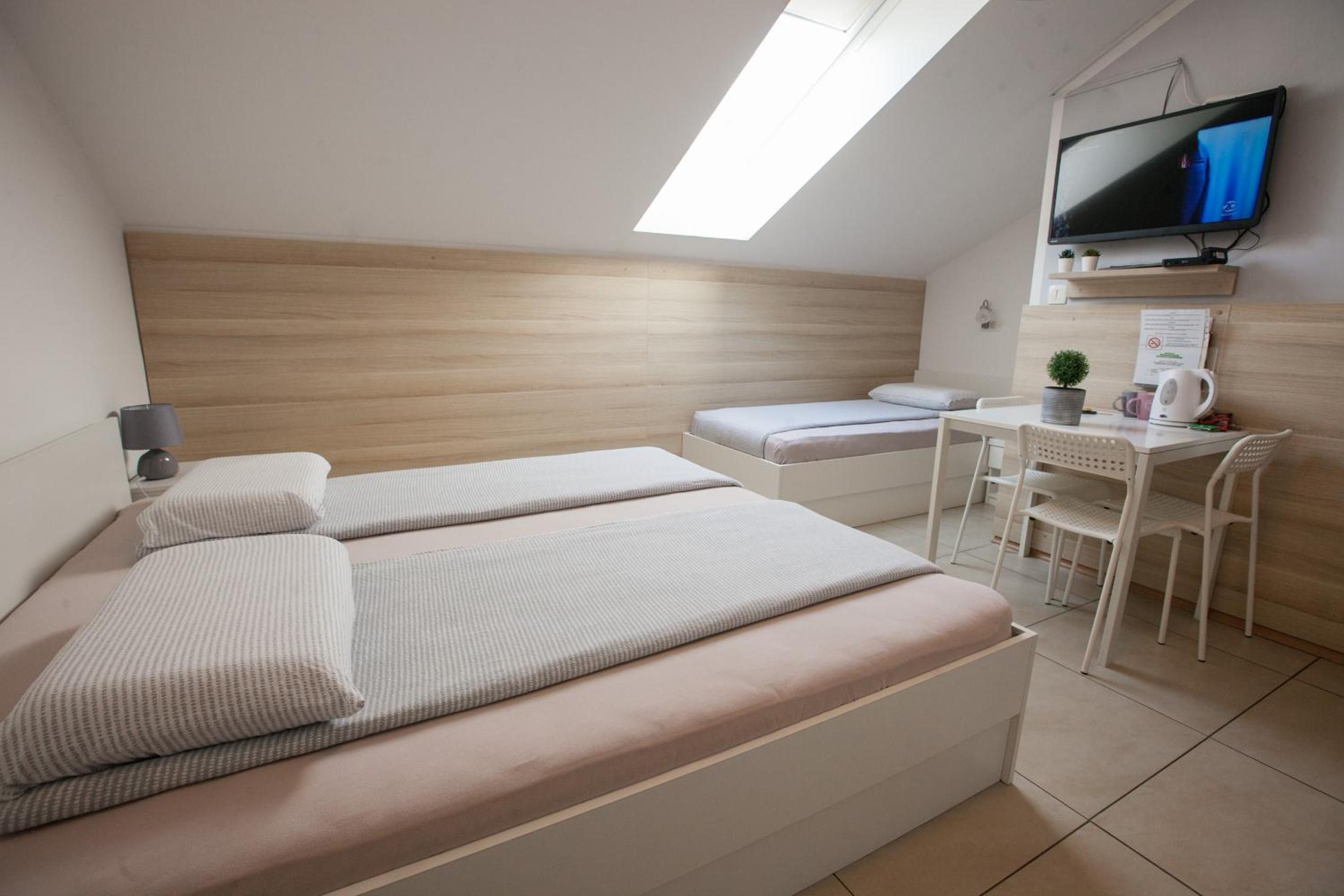 Comfort Triple Room - Photo 22