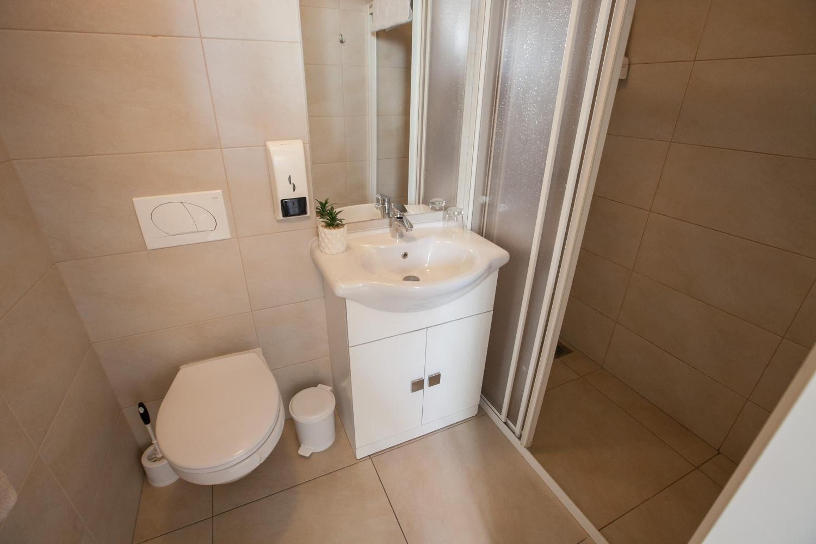 Comfort Triple Room - Photo 3