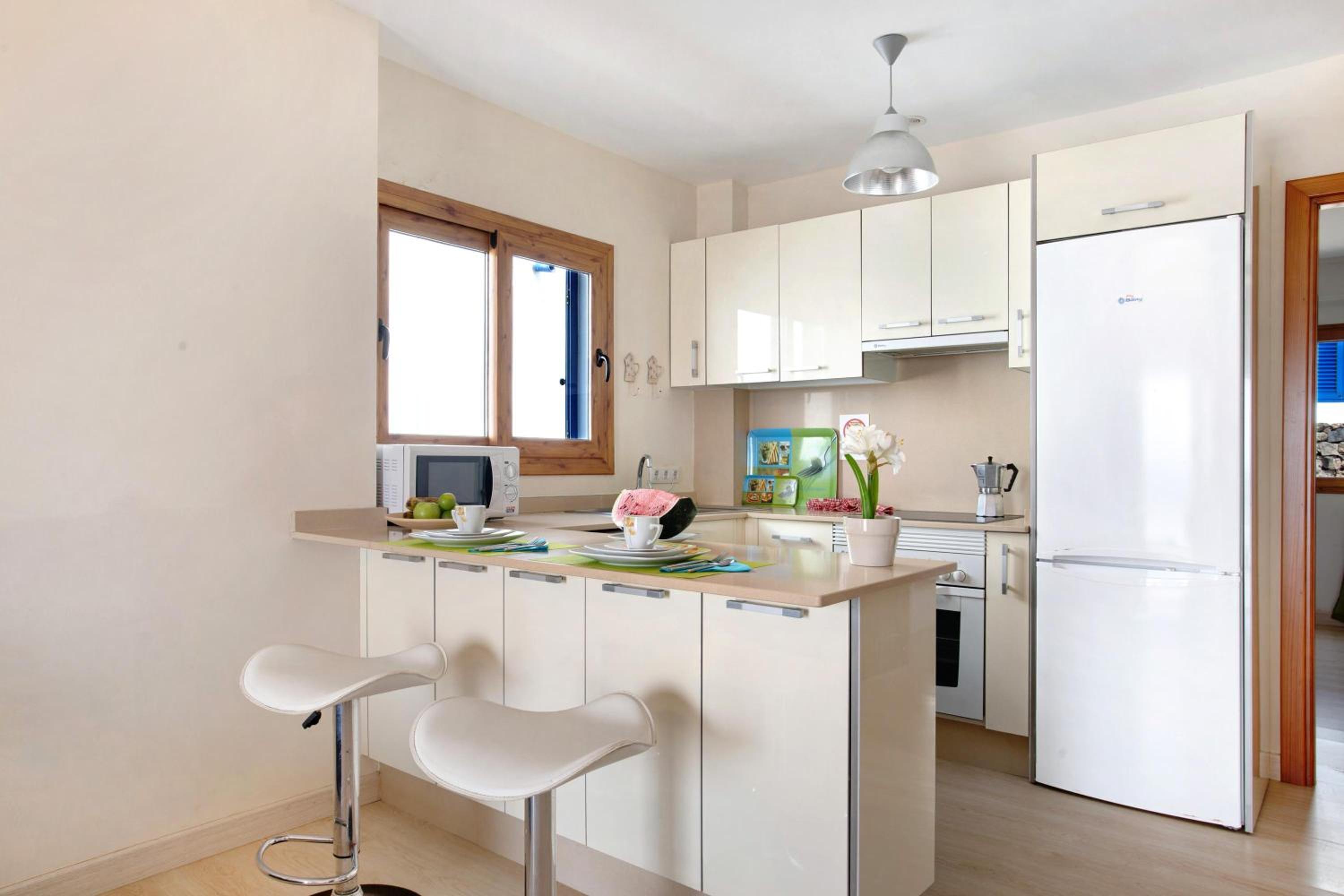 Two-Bedroom House - Photo 14