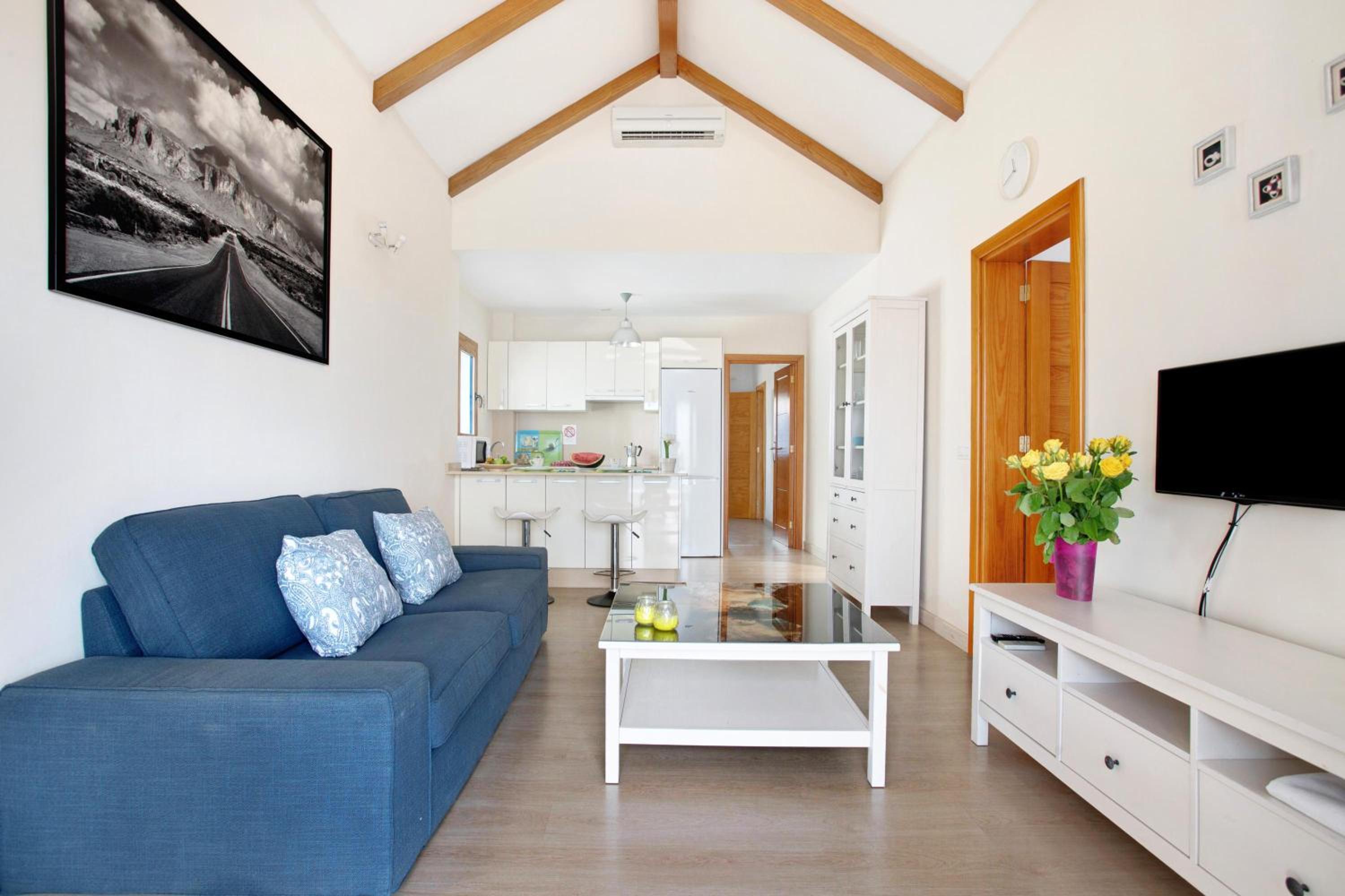 Two-Bedroom House - Photo 11
