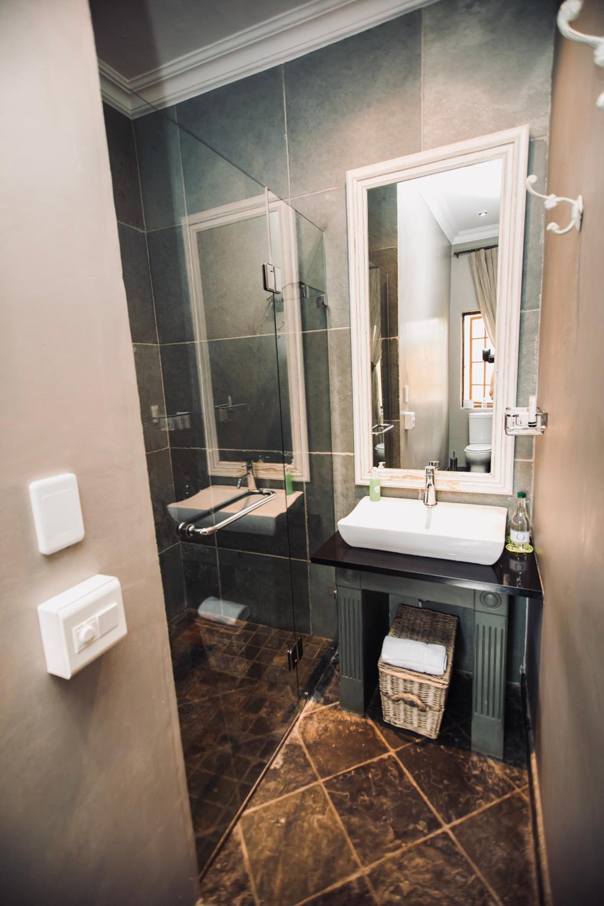 Deluxe Suite - Photo 4