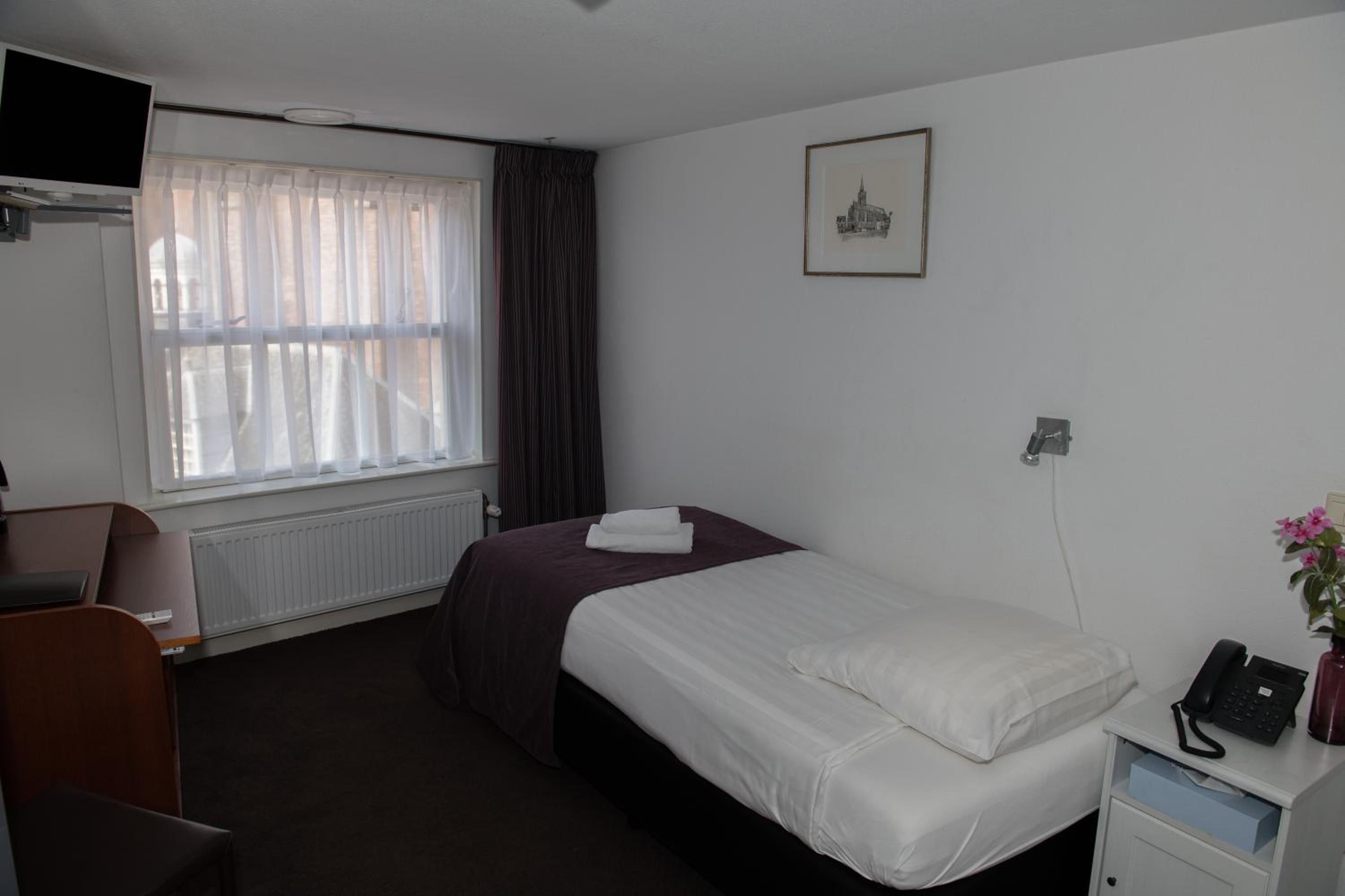 Single Room photo 2