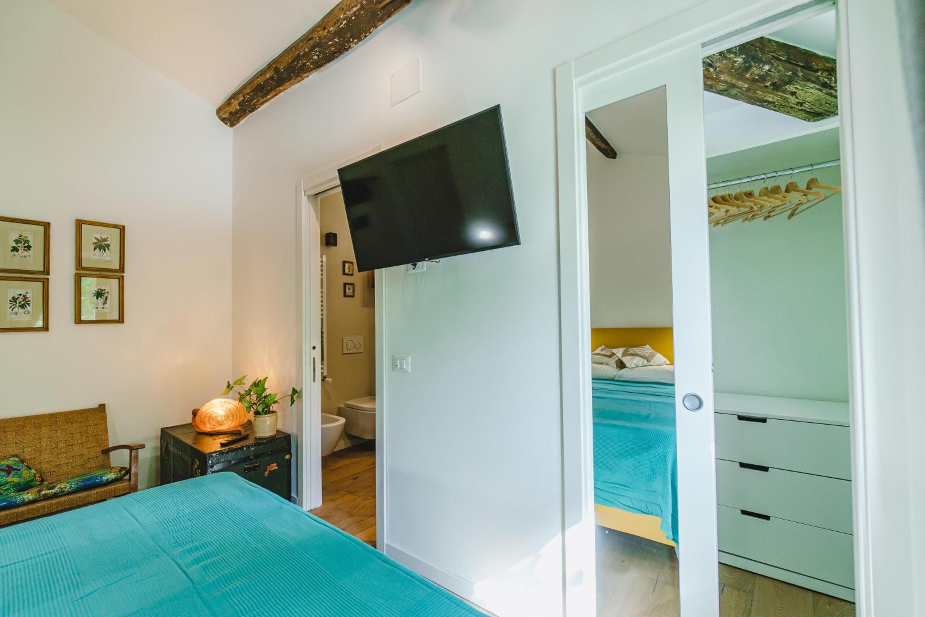 Double Room with Private Bathroom - Photo 6
