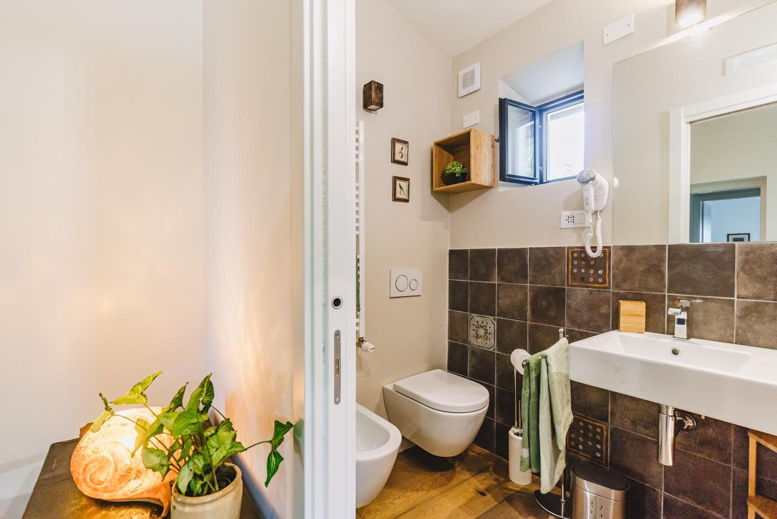 Double Room with Private Bathroom - Photo 3