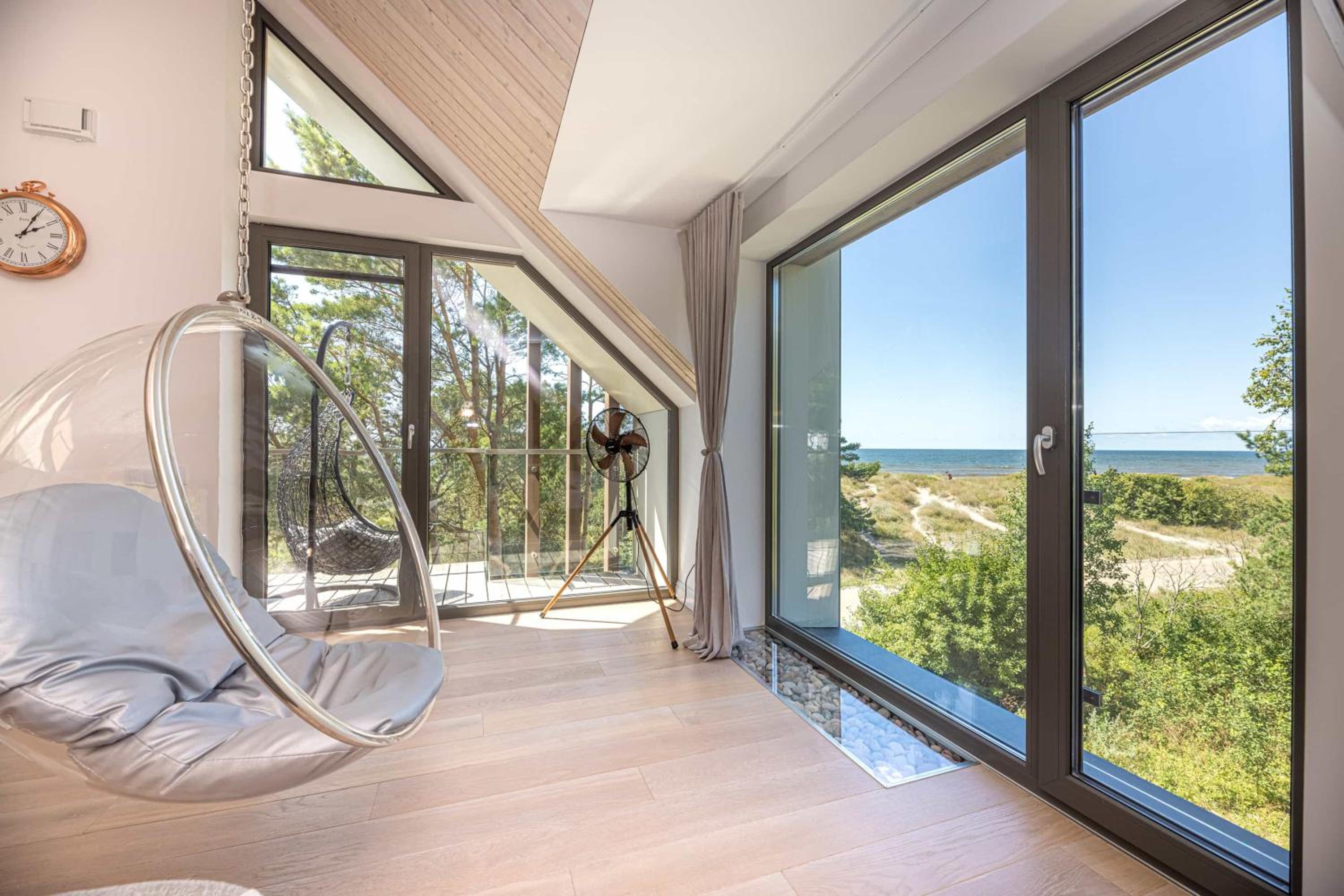 One-Bedroom Apartment with Sea View photo 1