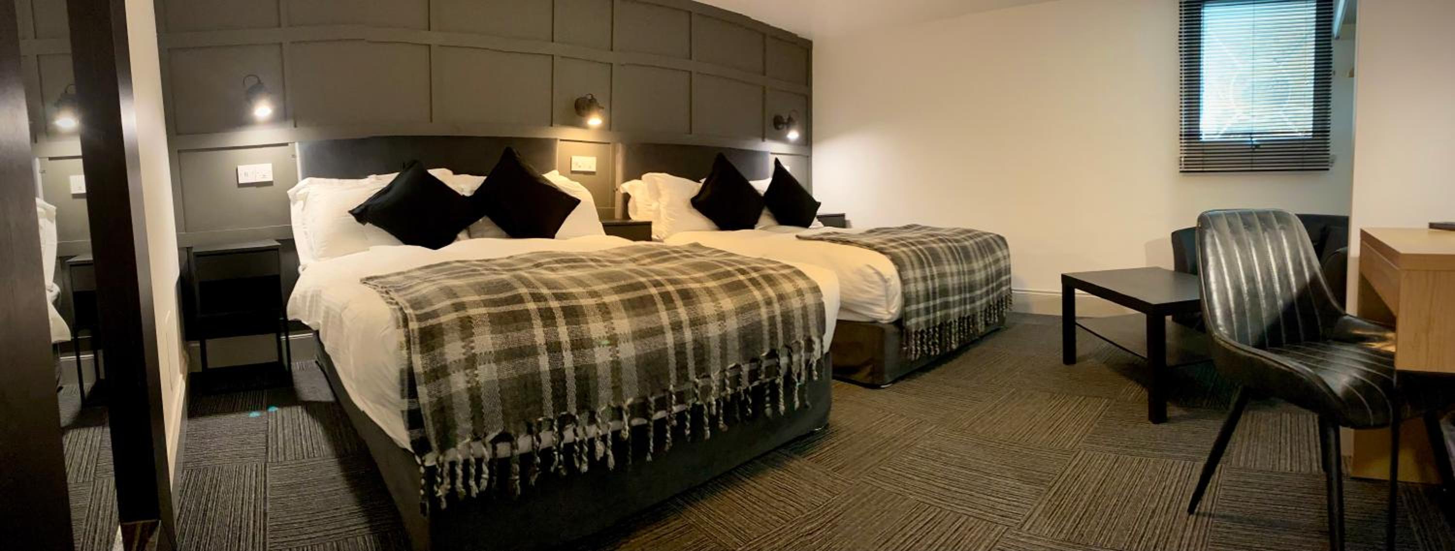 Large Twin Room photo 2