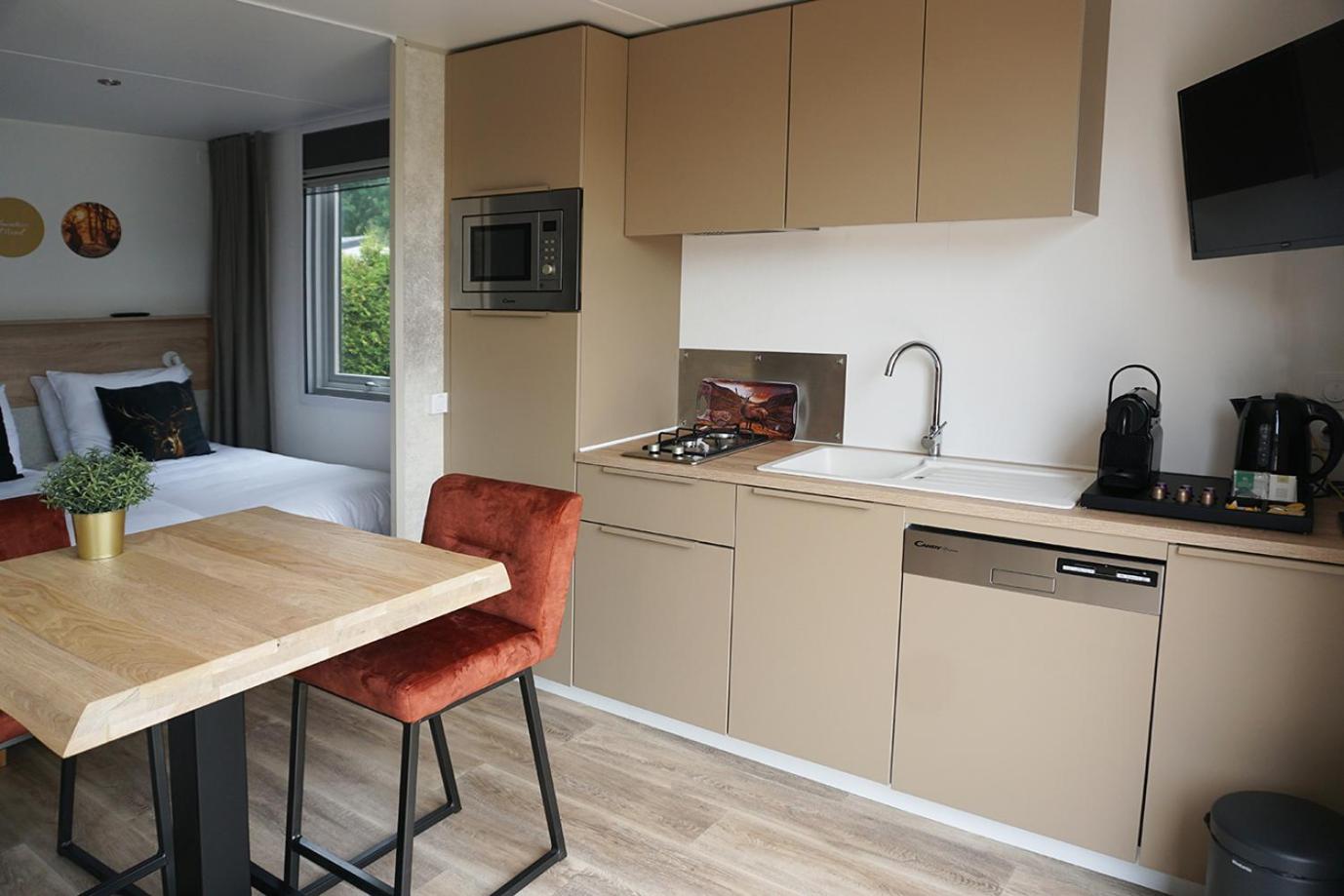 Standard Twin Room with Garden View - Photo 5