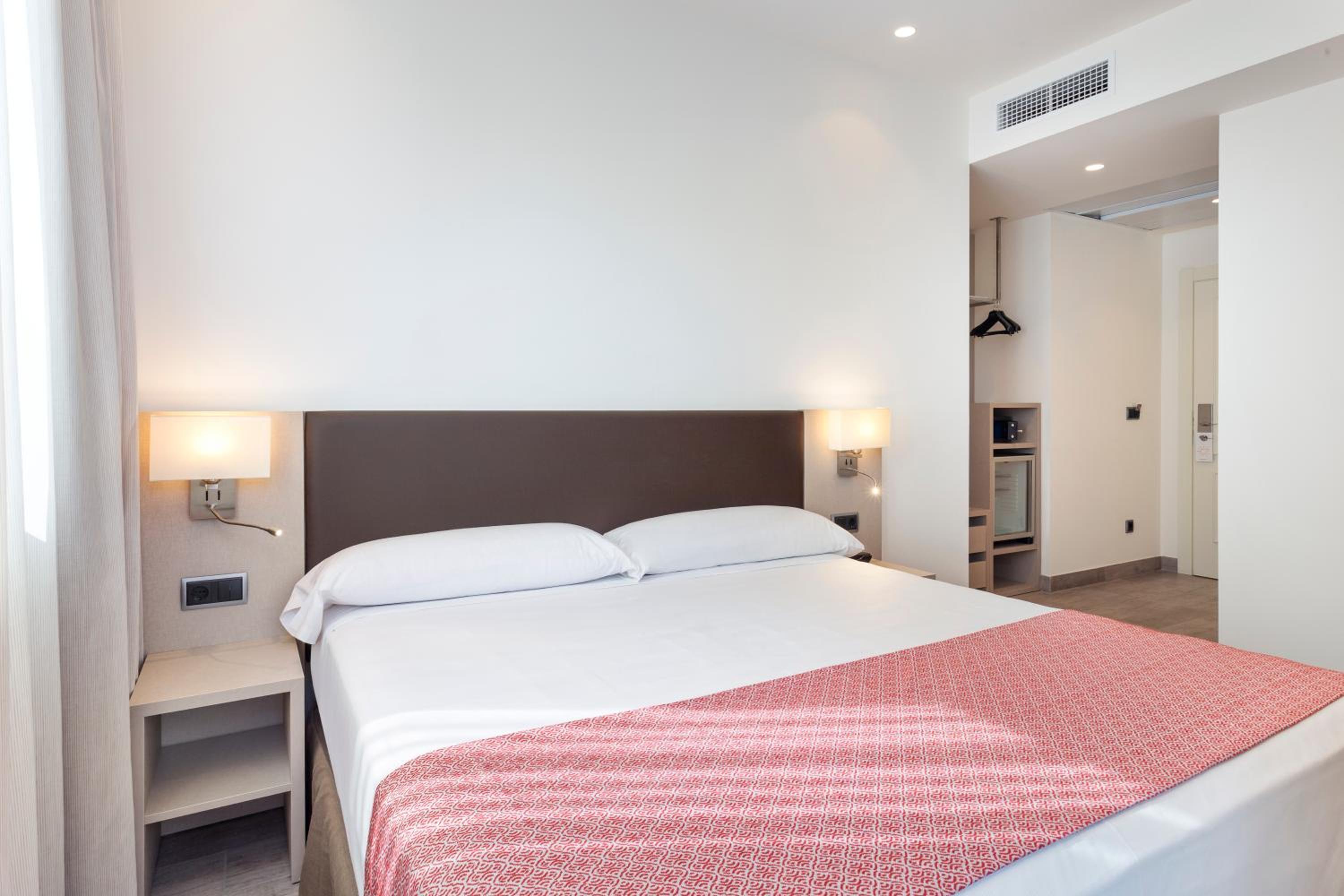 Double Room with Terrace - Photo 4