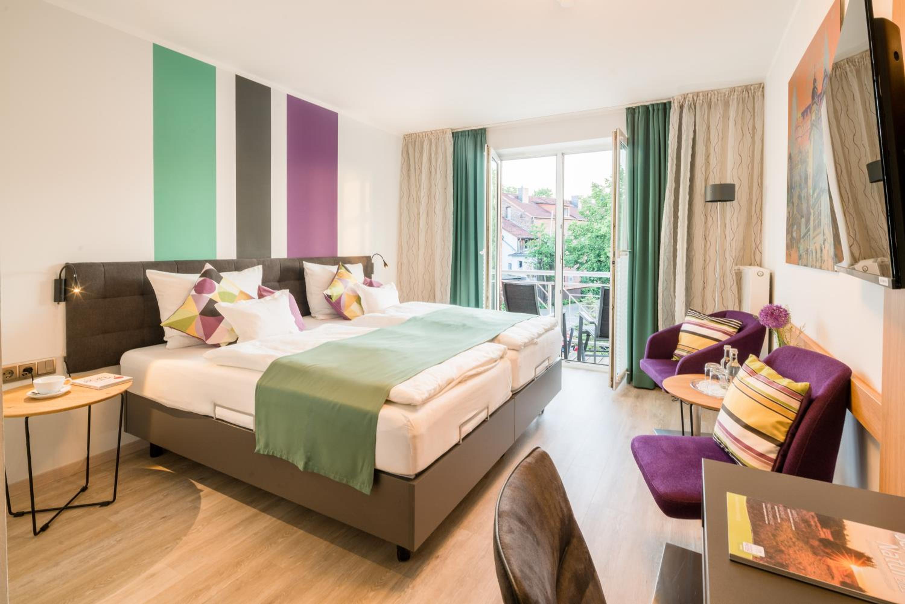 Double Room with Balcony - Photo 2