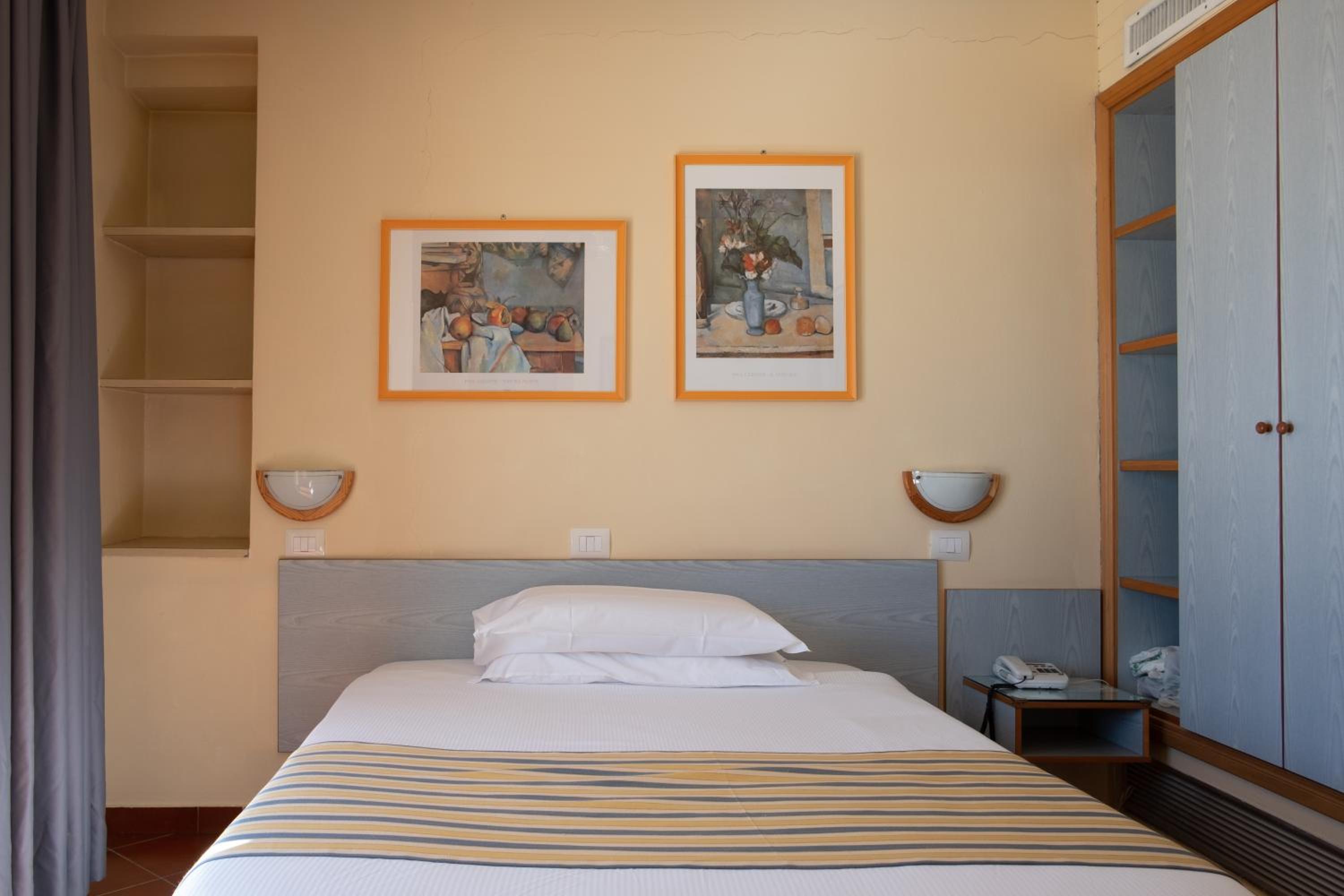 Single Room photo 3