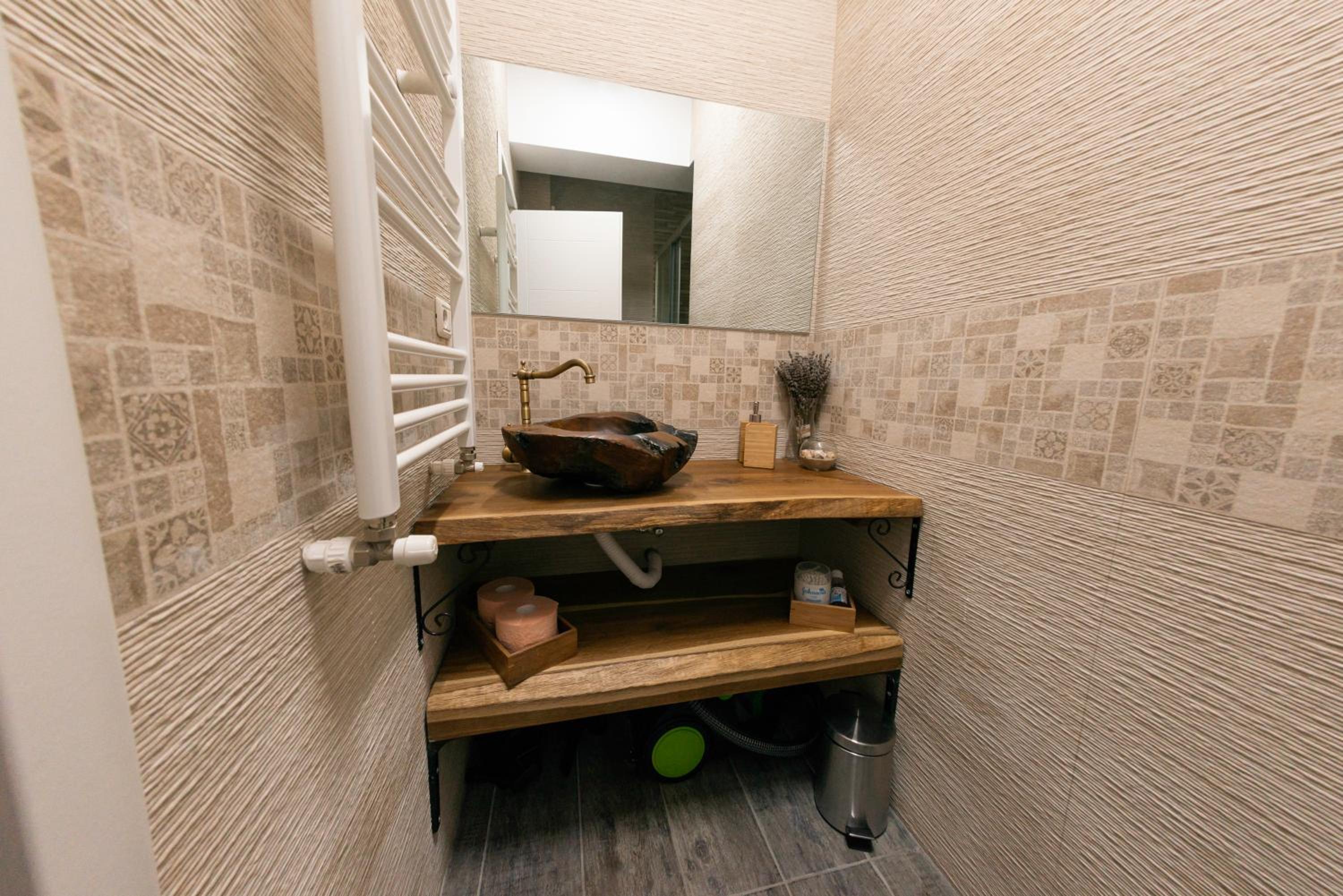 One-Bedroom Apartment - Photo 6