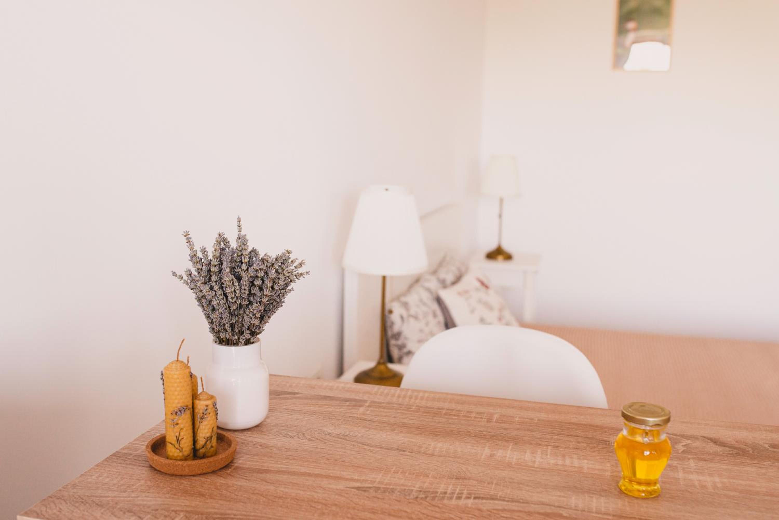 One-Bedroom Apartment - Photo 8