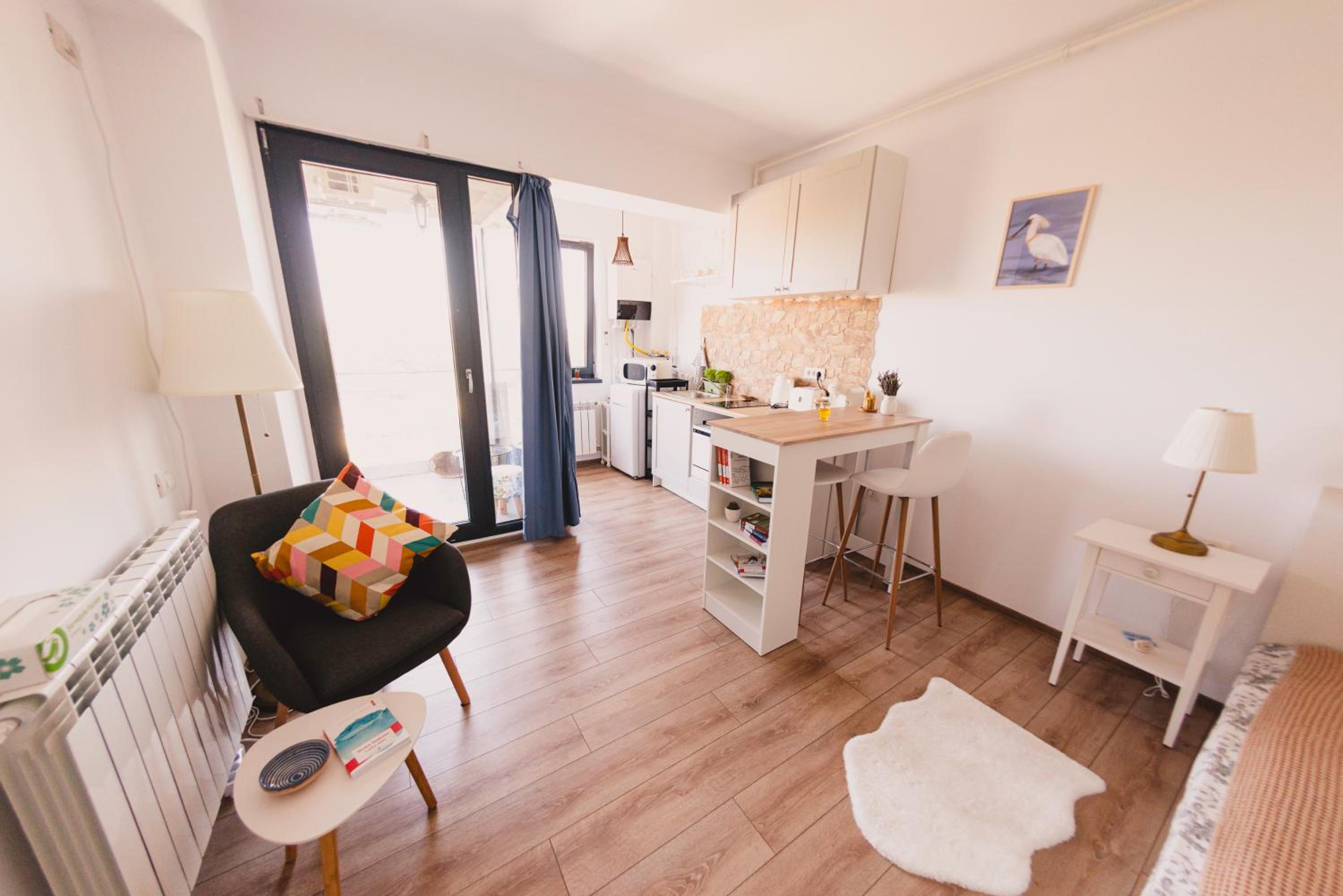 One-Bedroom Apartment - Photo 12