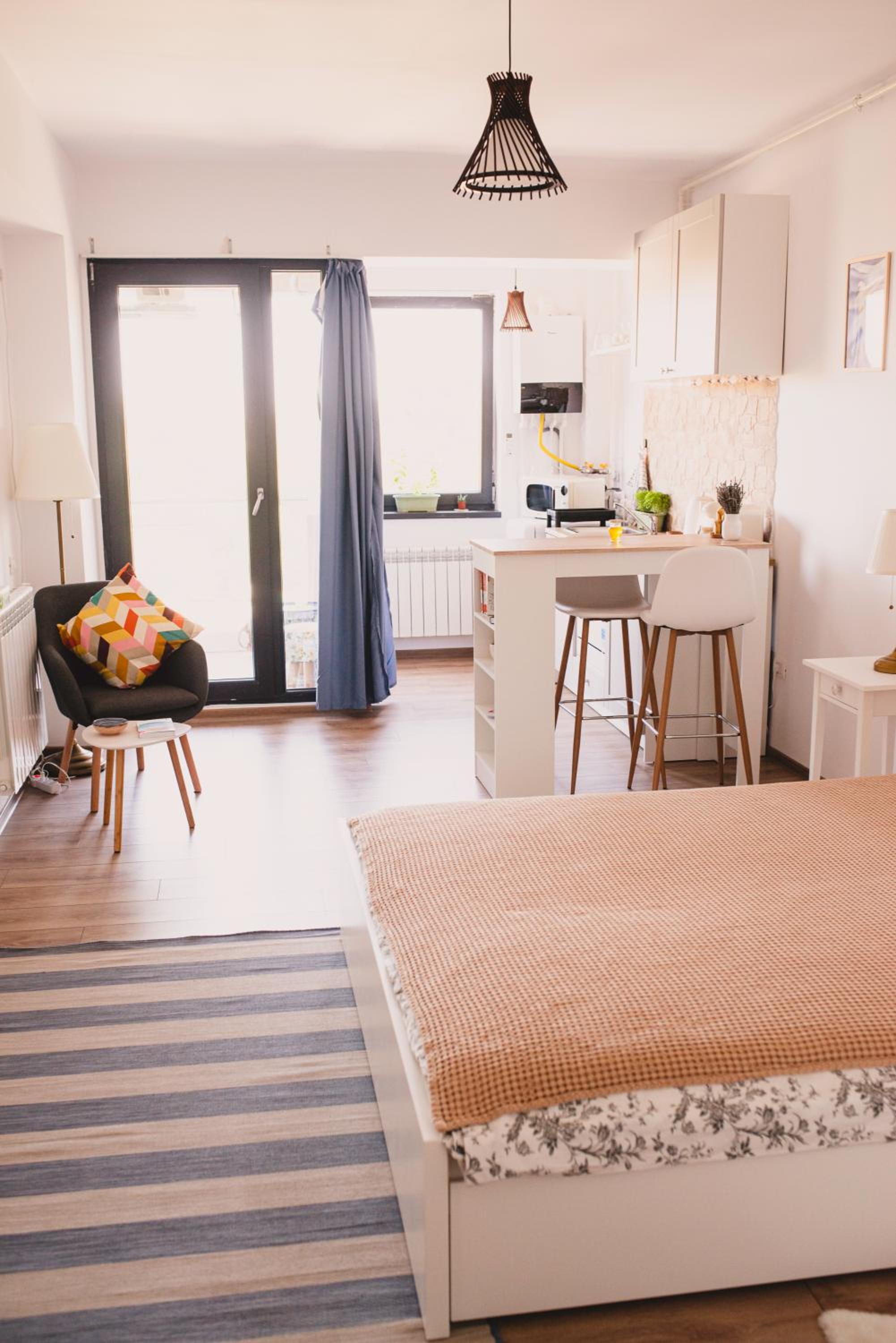 One-Bedroom Apartment - Photo 1