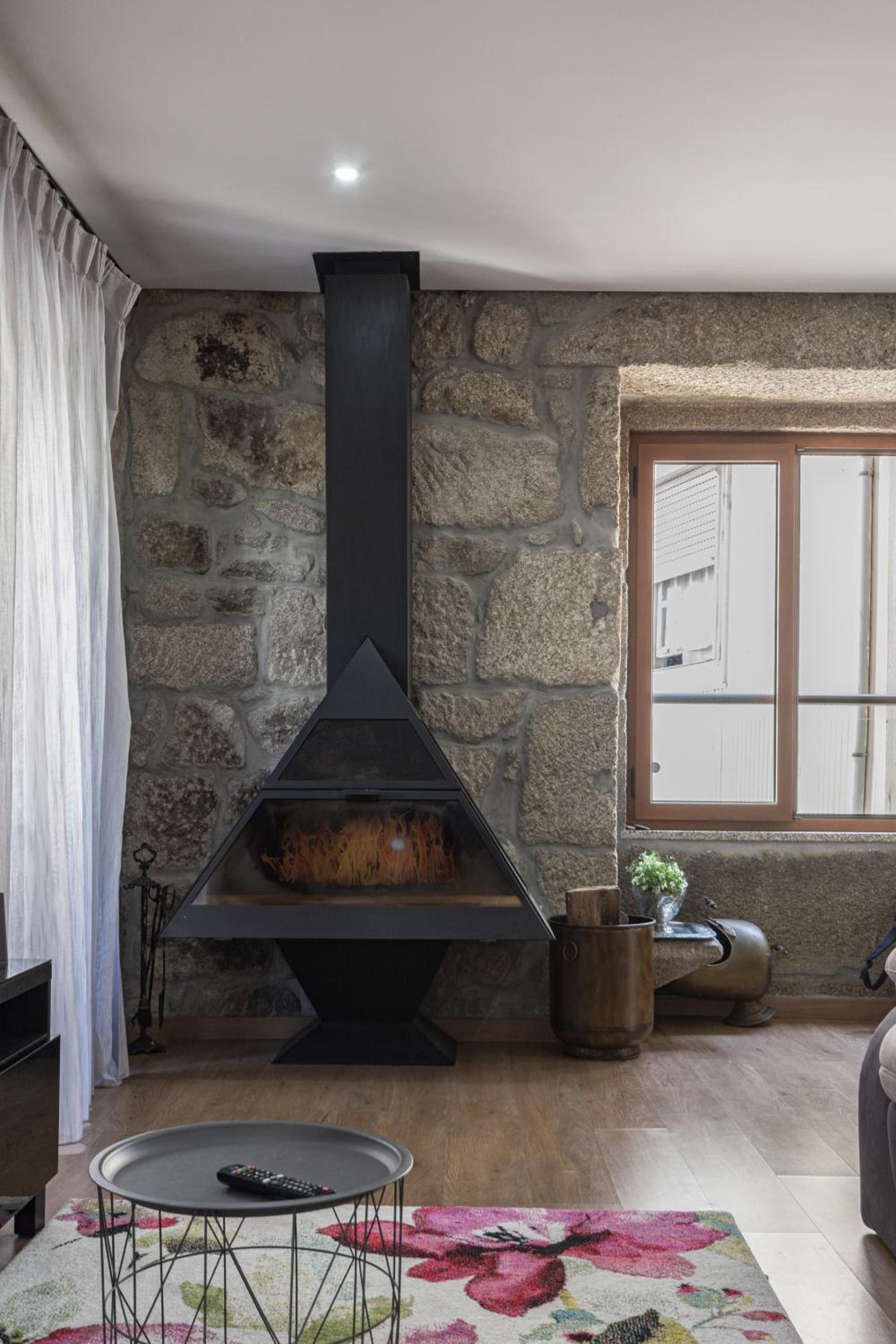 Suite with City View - Photo 22