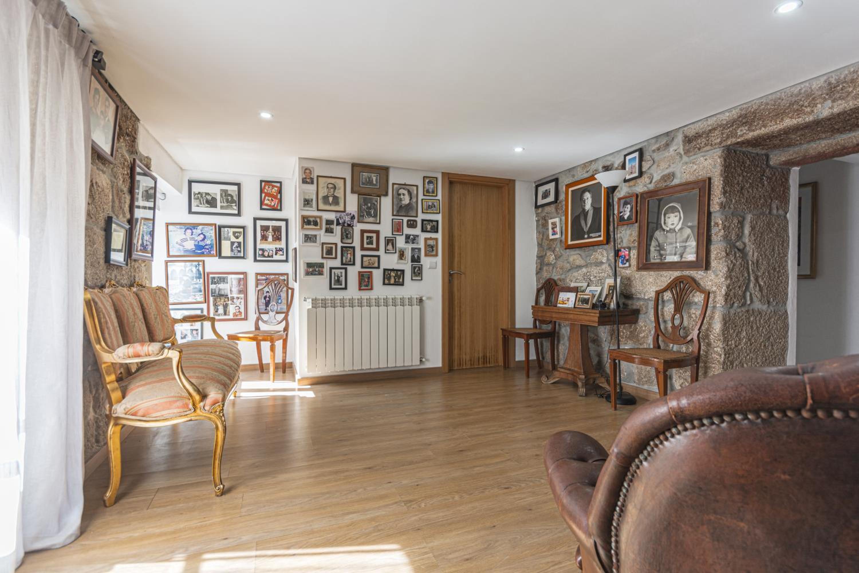Four-Bedroom House - Photo 22