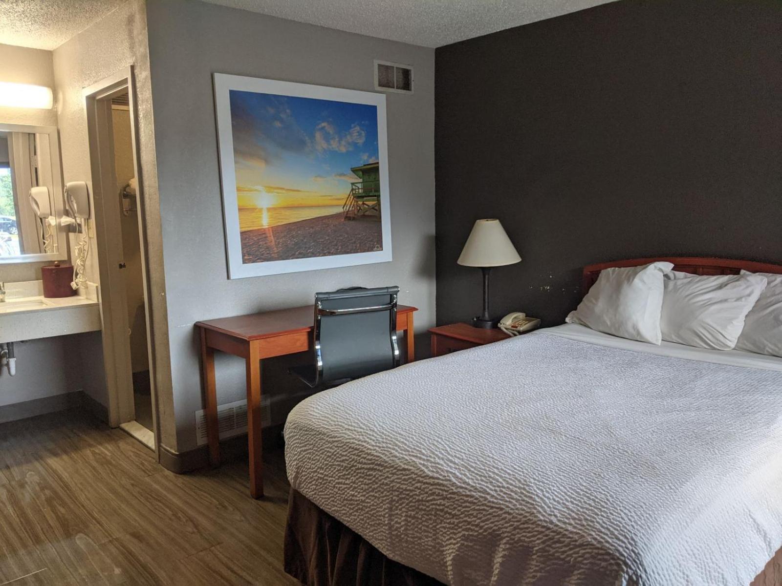 Double Room - Non-Smoking  - Photo 1