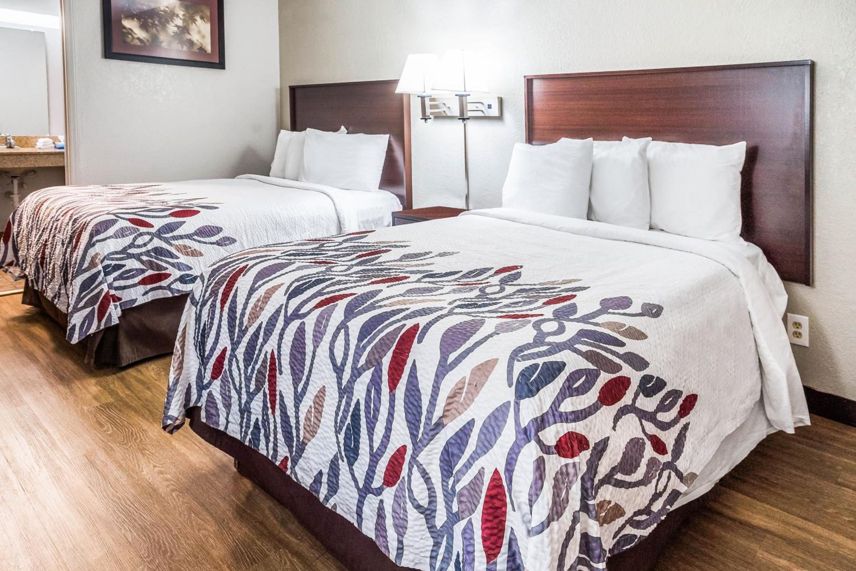 Deluxe Room with Two Double Beds Smoke Free - Photo 1