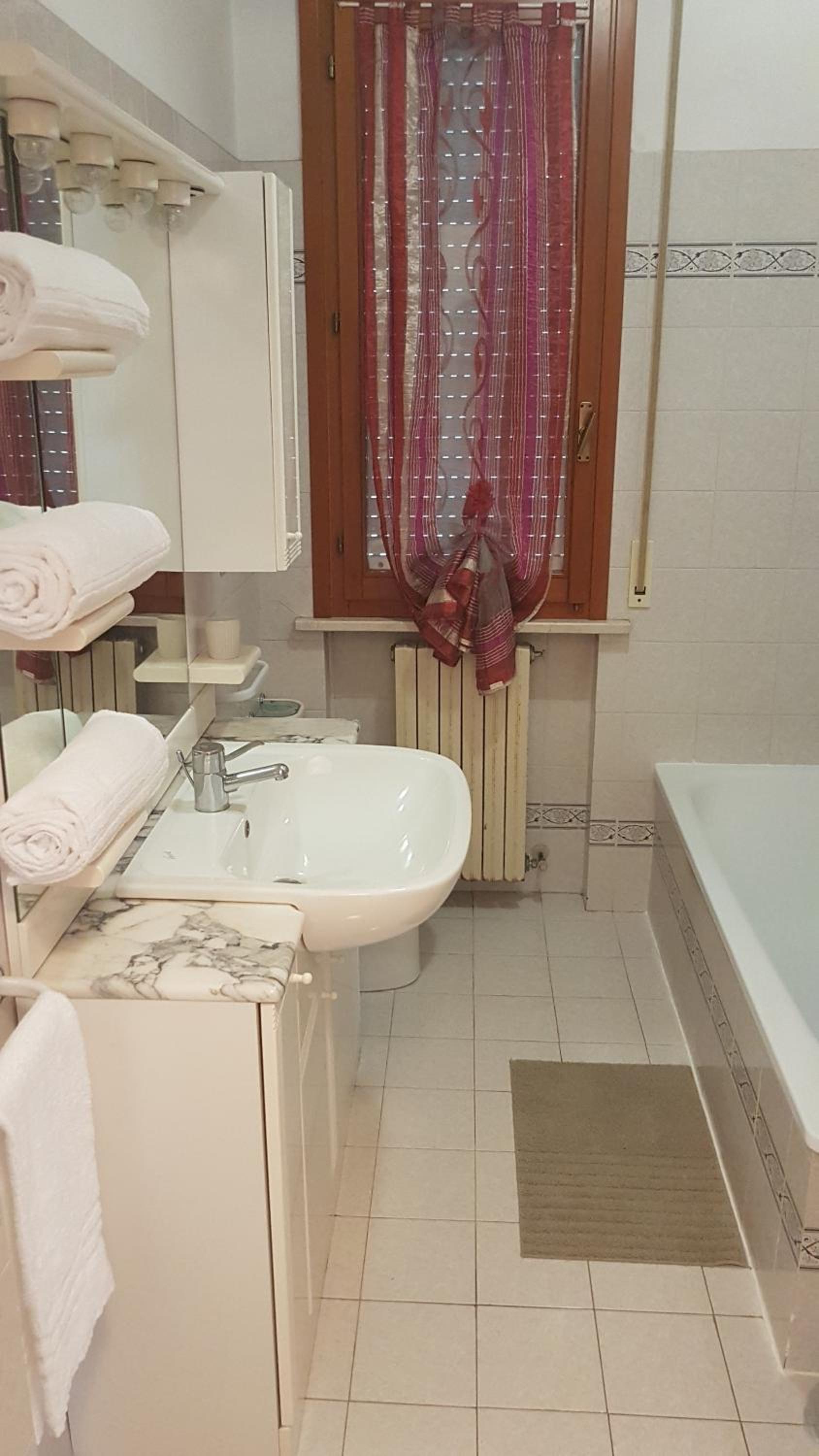 One-Bedroom House - Photo 14